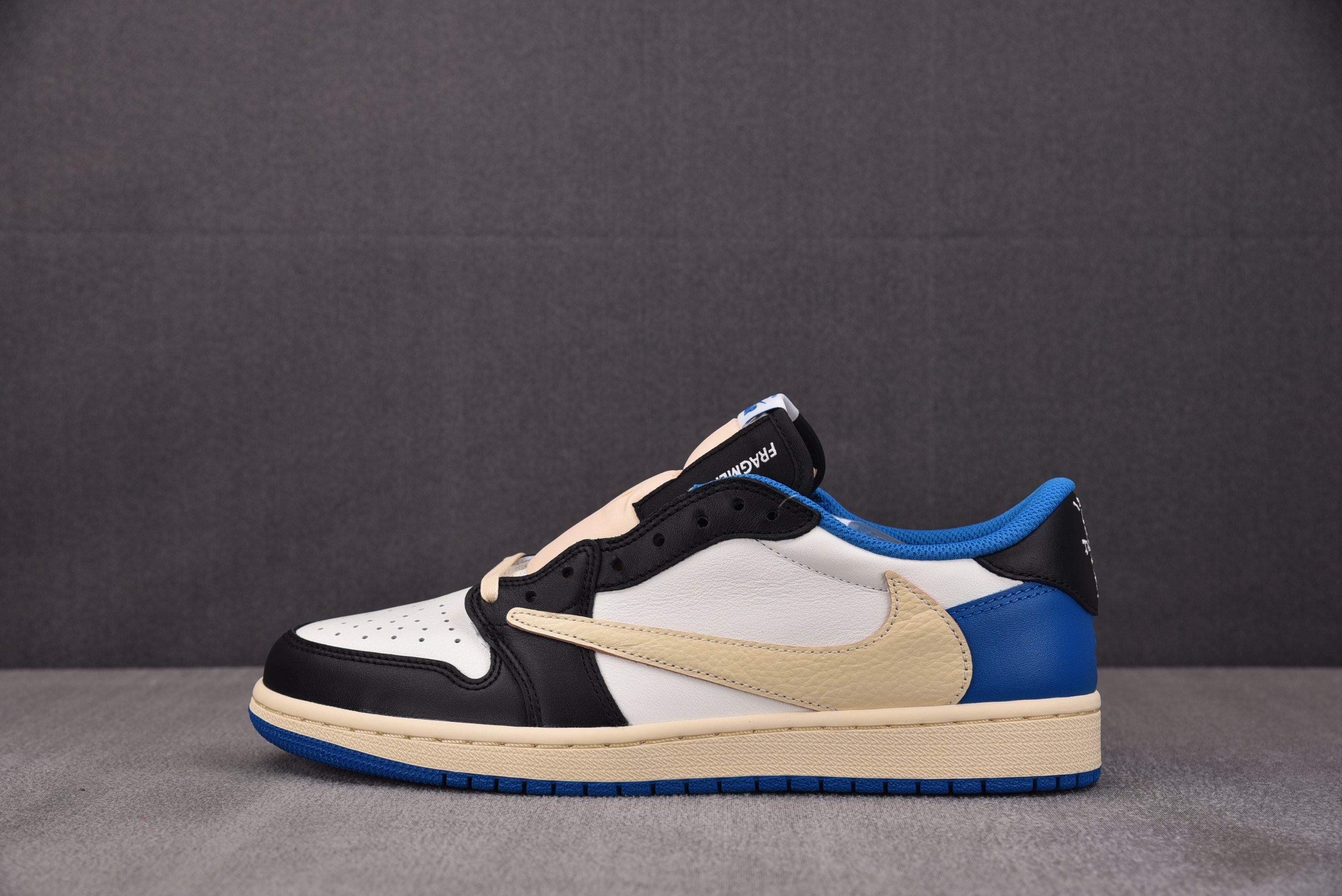 Air Jordan 1 Retro Low OG SP Fragment x Travis Scott 闪电联名 白蓝