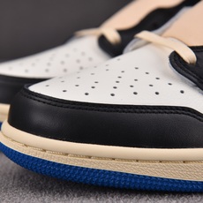 Air Jordan 1 Retro Low OG SP Fragment x Travis Scott 闪电联名 白蓝 Air Jordan 1 Retro Low OG SP Fragment x Travis Scott 闪电联名 白蓝