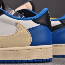 Air Jordan 1 Retro Low OG SP Fragment x Travis Scott 闪电联名 白蓝 Air Jordan 1 Retro Low OG SP Fragment x Travis Scott 闪电联名 白蓝