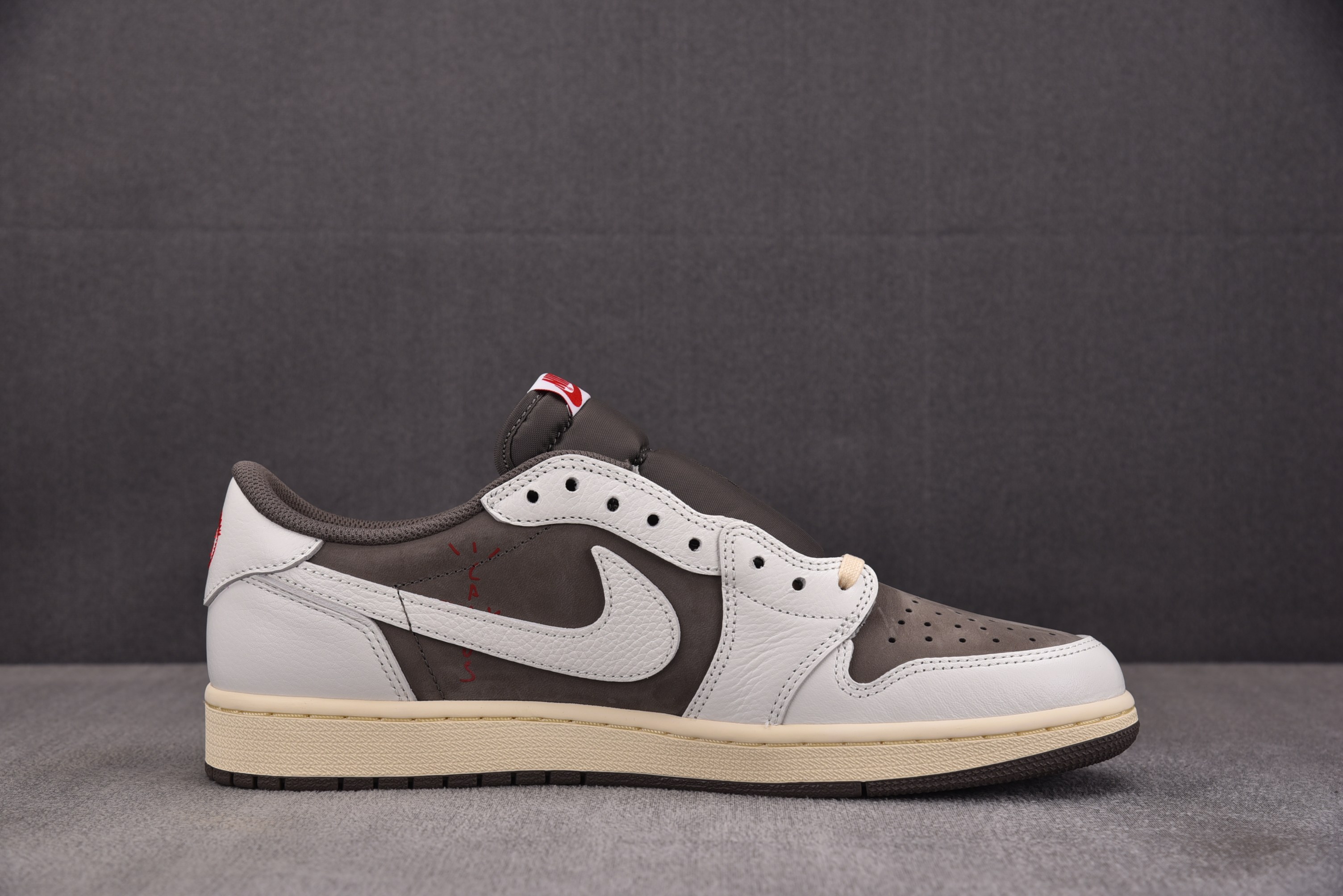 Air Jordan 1 Retro Low OG SP Travis Scott Reverse Mocha 白棕摩卡 Air Jordan 1 Retro Low OG SP Travis Scott Reverse Mocha 白棕摩卡