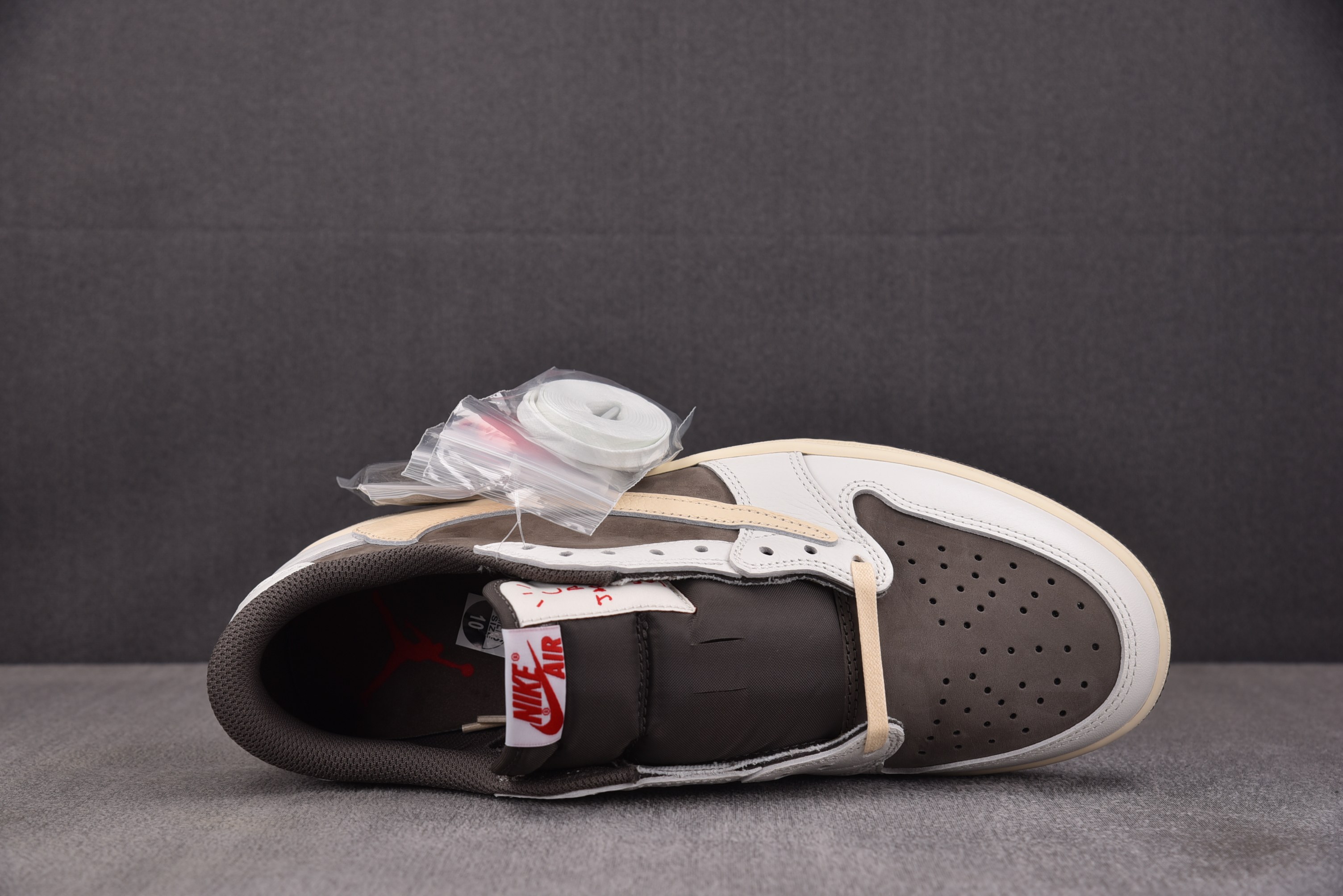 Air Jordan 1 Retro Low OG SP Travis Scott Reverse Mocha 白棕摩卡 Air Jordan 1 Retro Low OG SP Travis Scott Reverse Mocha 白棕摩卡