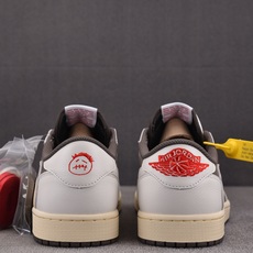 Air Jordan 1 Retro Low OG SP Travis Scott Reverse Mocha 白棕摩卡 Air Jordan 1 Retro Low OG SP Travis Scott Reverse Mocha 白棕摩卡
