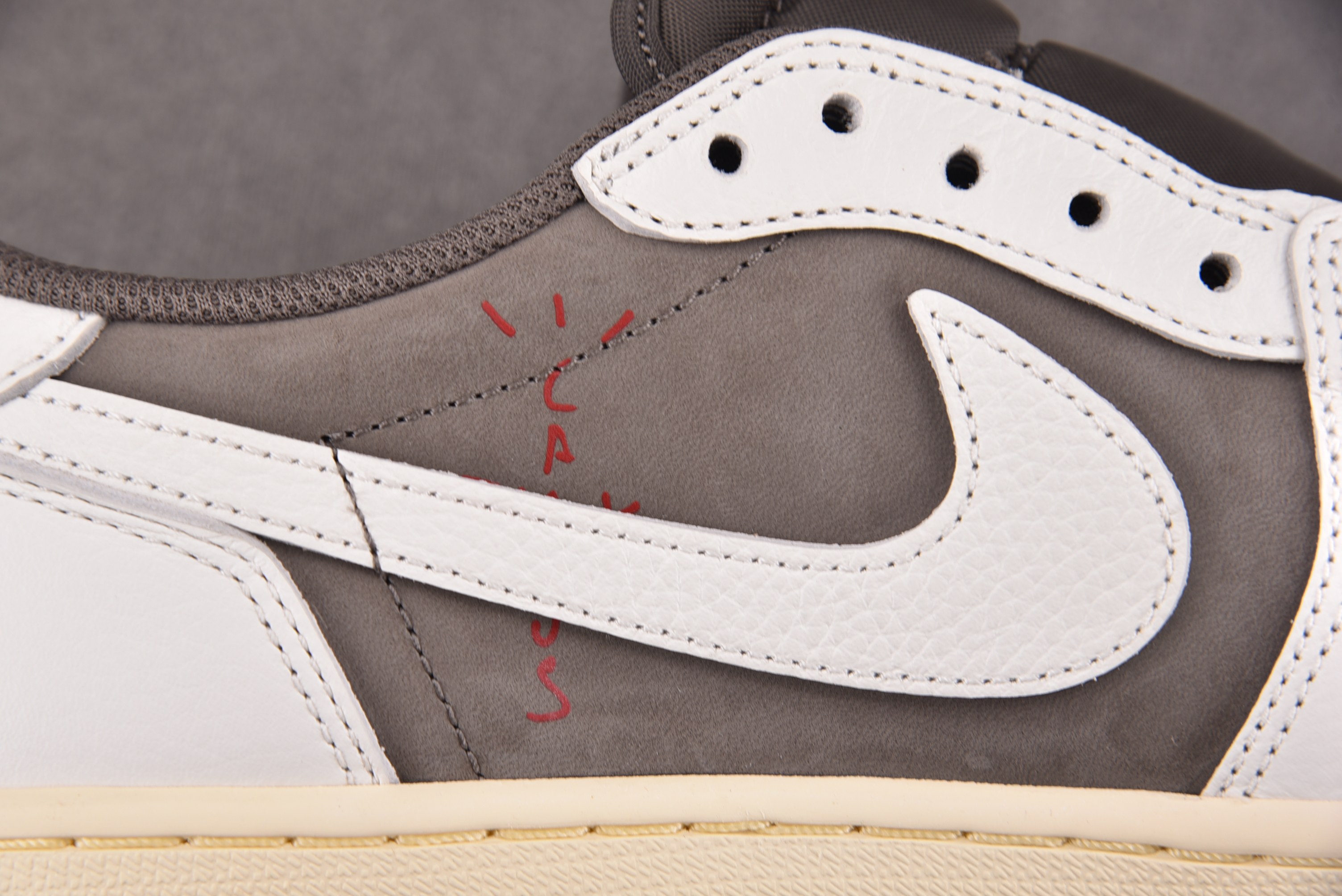 Air Jordan 1 Retro Low OG SP Travis Scott Reverse Mocha 白棕摩卡 Air Jordan 1 Retro Low OG SP Travis Scott Reverse Mocha 白棕摩卡