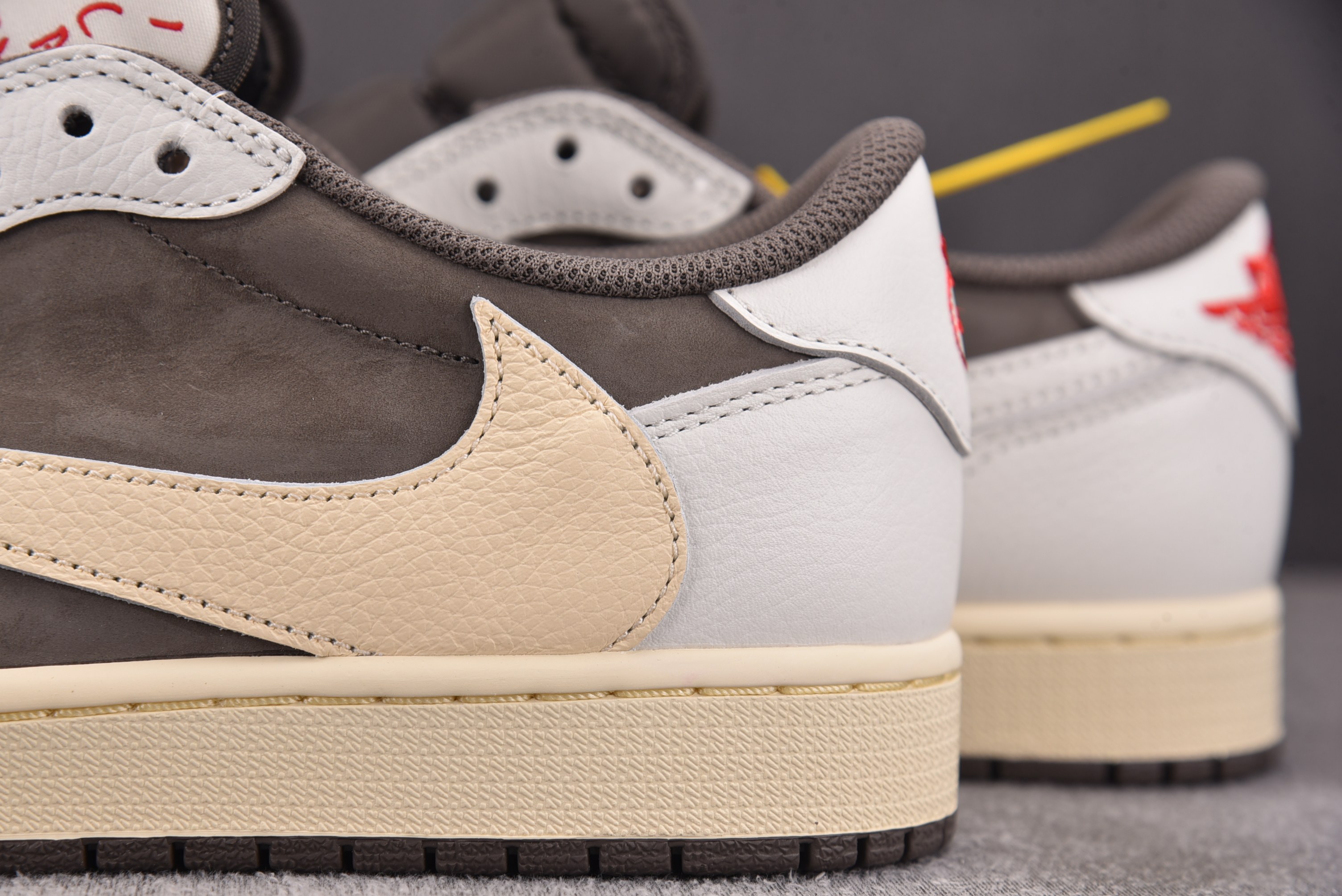 Air Jordan 1 Retro Low OG SP Travis Scott Reverse Mocha 白棕摩卡 Air Jordan 1 Retro Low OG SP Travis Scott Reverse Mocha 白棕摩卡