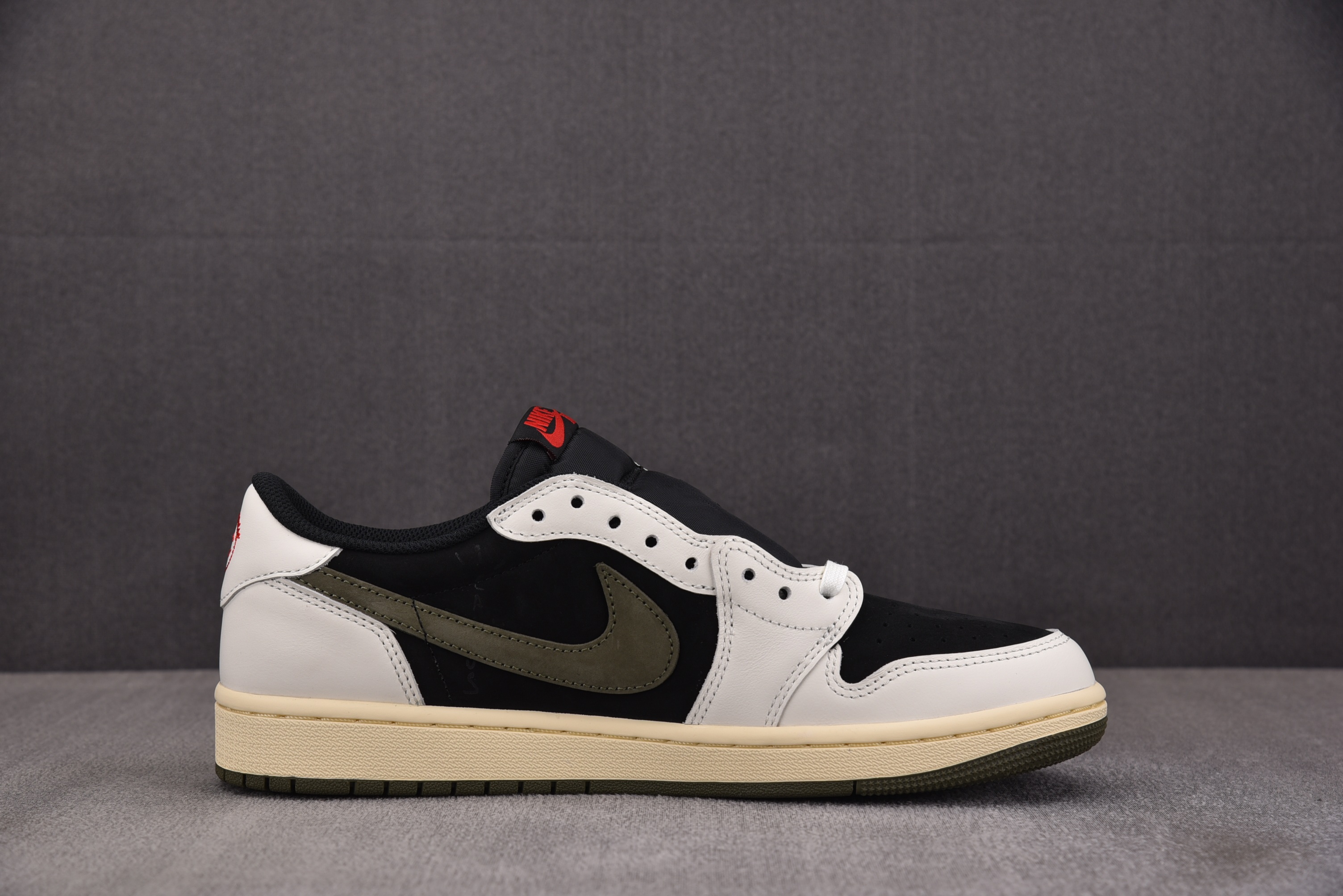 WMNS Air Jordan 1 Retro Low OG SP Travis Scott Olive 绿橄榄 DZ4