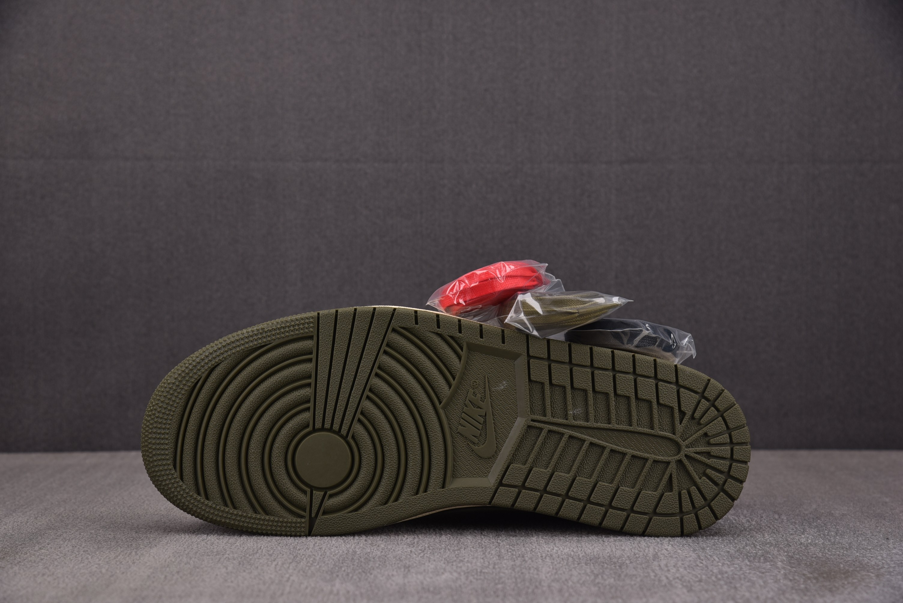 WMNS Air Jordan 1 Retro Low OG SP Travis Scott Olive 绿橄榄 DZ4