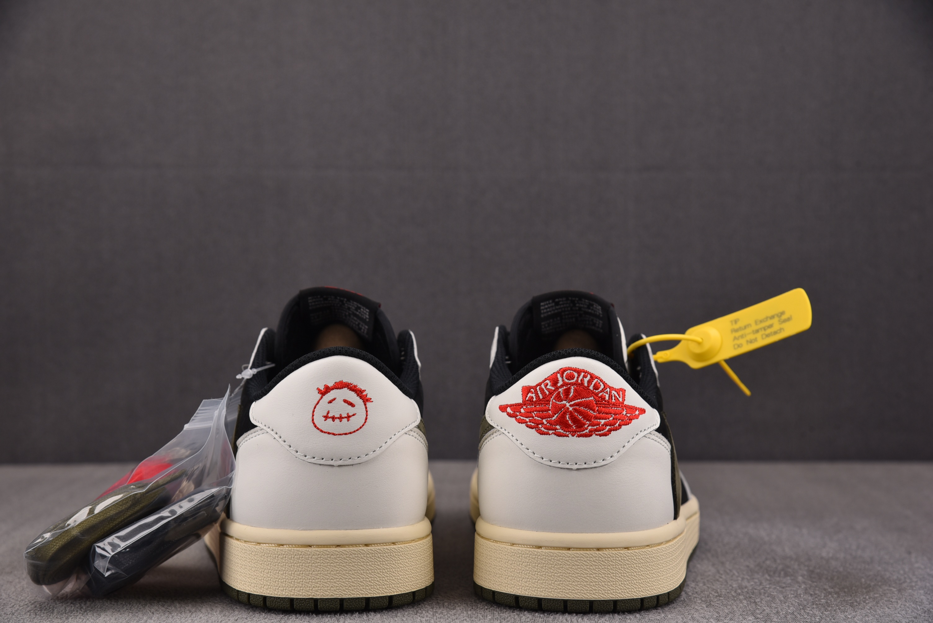 WMNS Air Jordan 1 Retro Low OG SP Travis Scott Olive 绿橄榄 DZ4