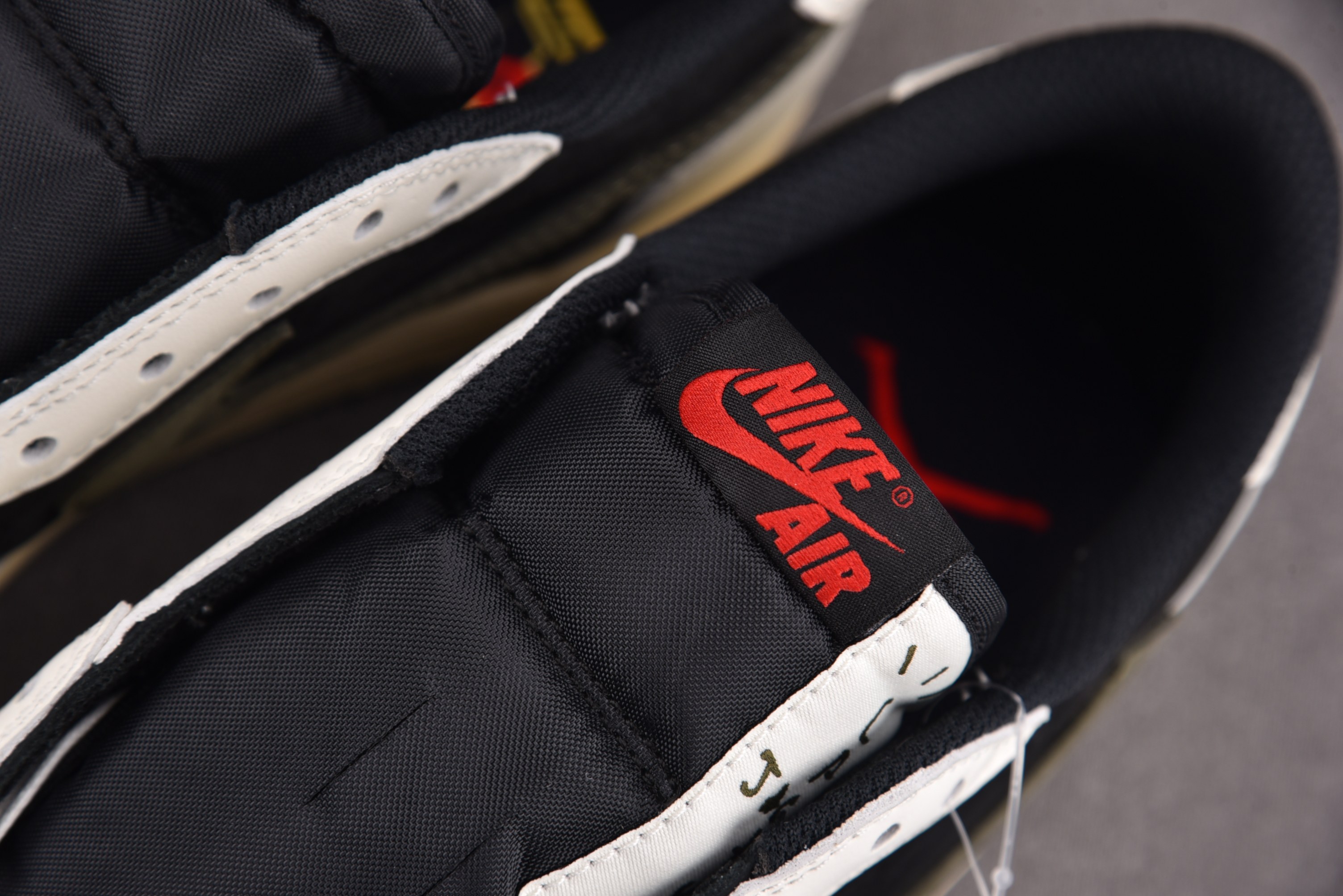WMNS Air Jordan 1 Retro Low OG SP Travis Scott Olive 绿橄榄 DZ4