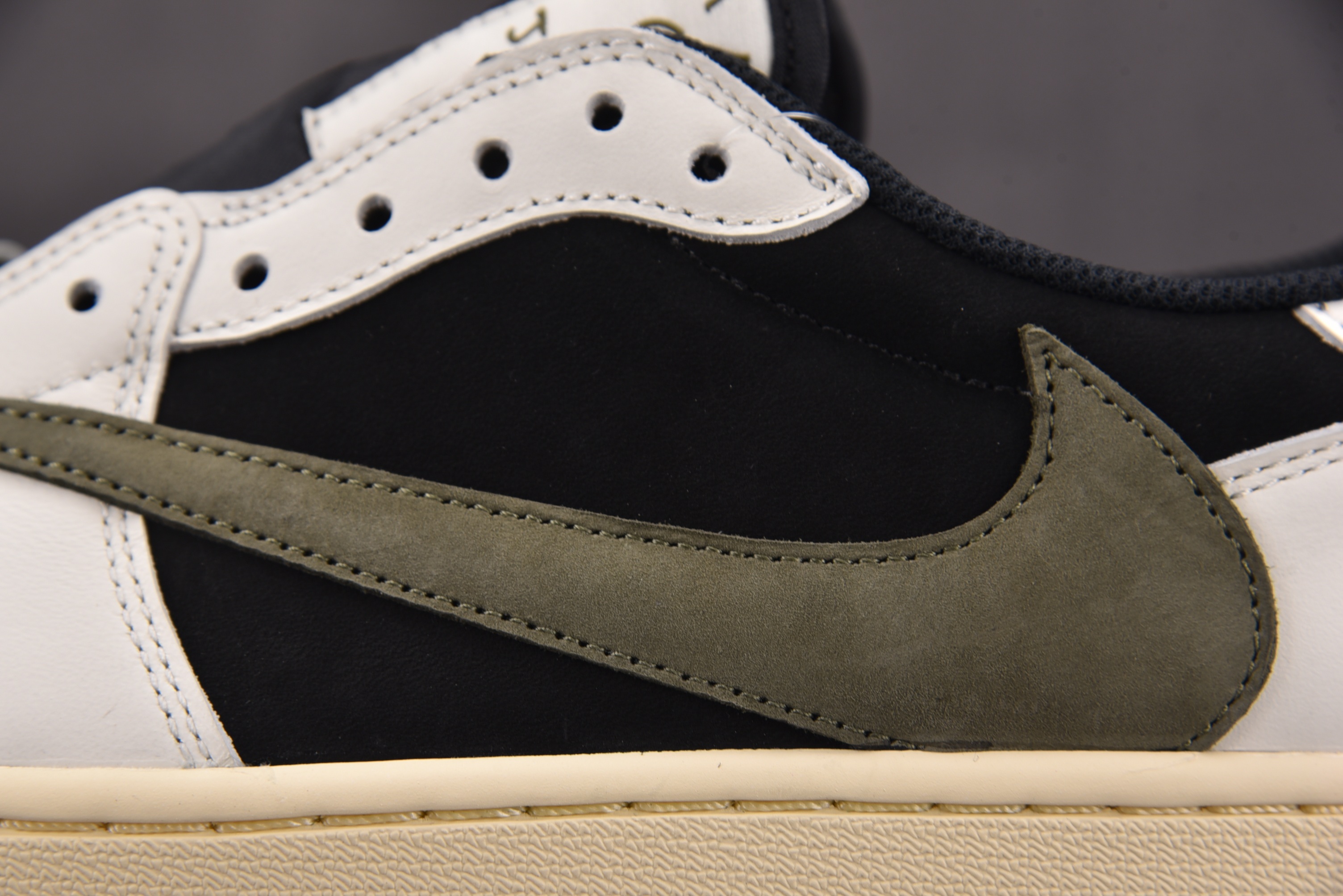 WMNS Air Jordan 1 Retro Low OG SP Travis Scott Olive 绿橄榄 DZ4