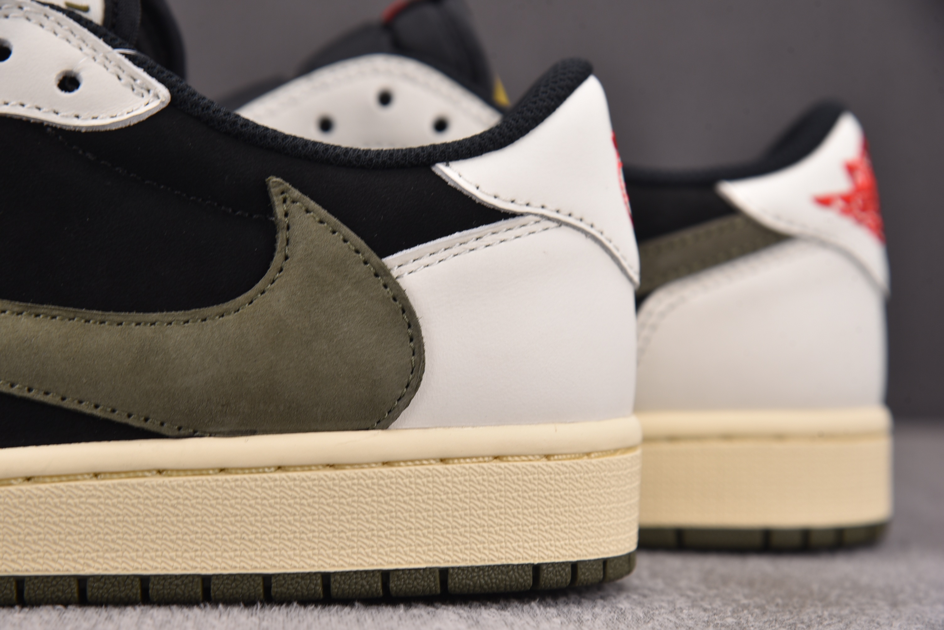 WMNS Air Jordan 1 Retro Low OG SP Travis Scott Olive 绿橄榄 DZ4