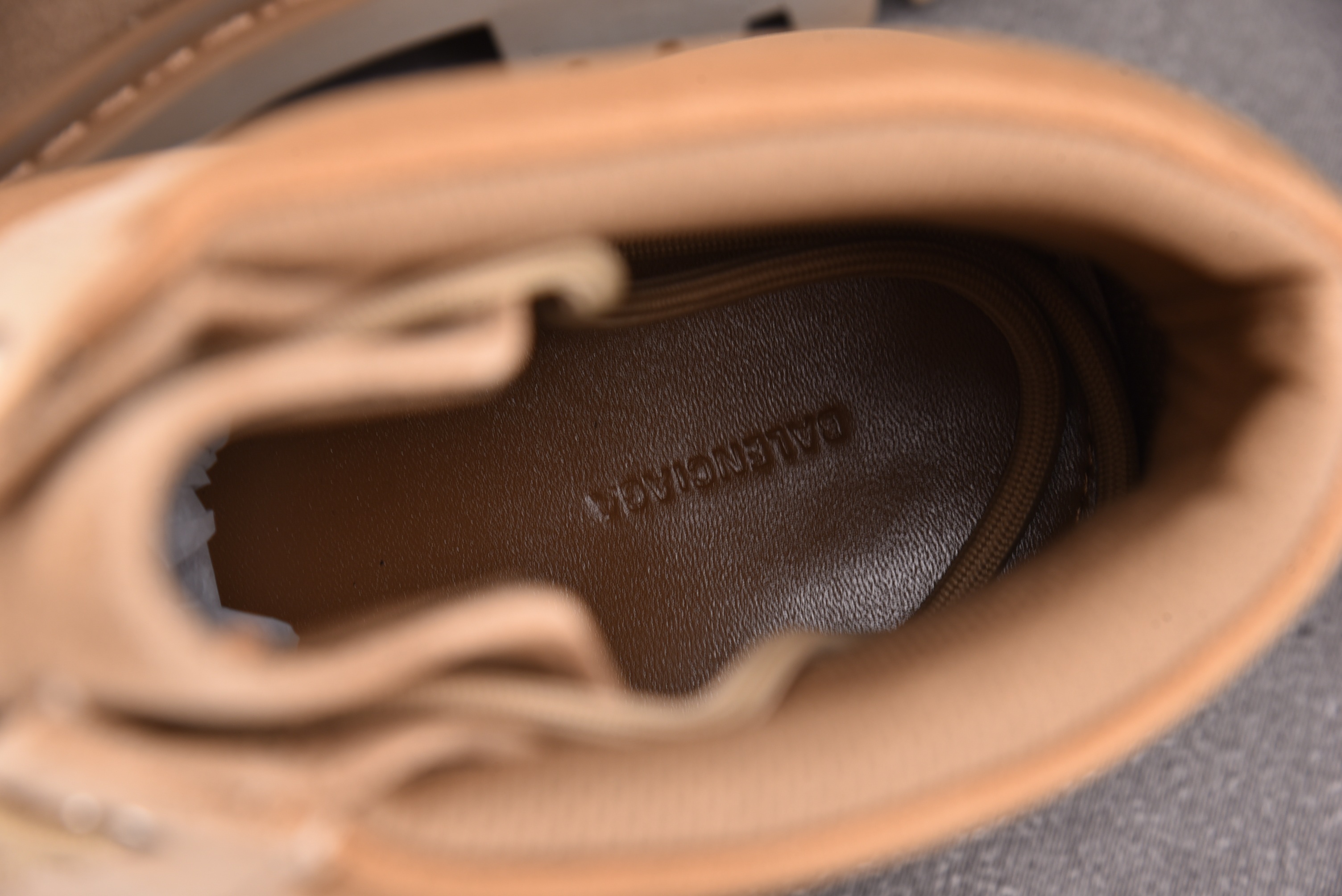 Balenciaga Combat Strike 2cm 棕色 #YZ011-1 39-45(偏大一码)