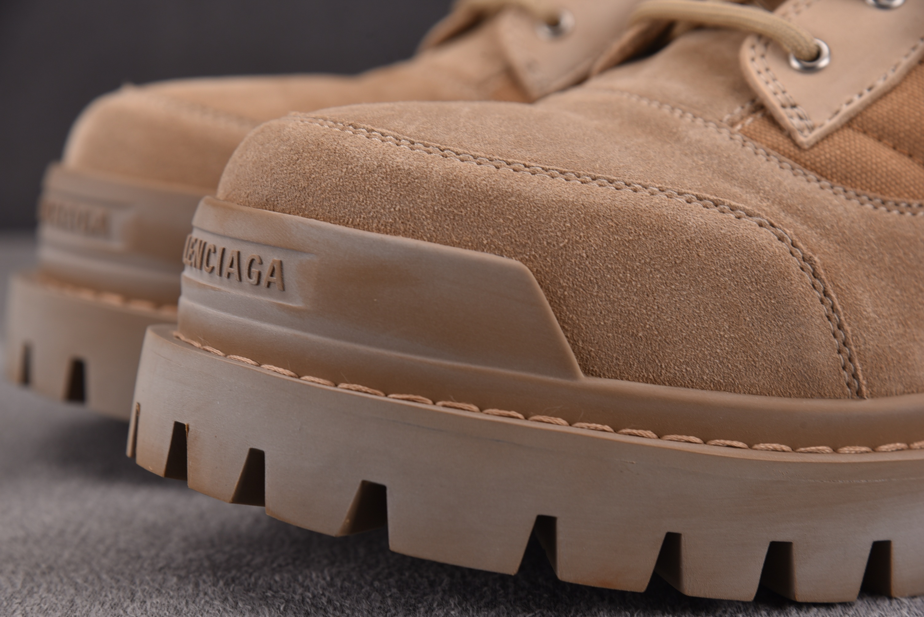Balenciaga Combat Strike 2cm 棕色 #YZ011-1 39-45(偏大一码)