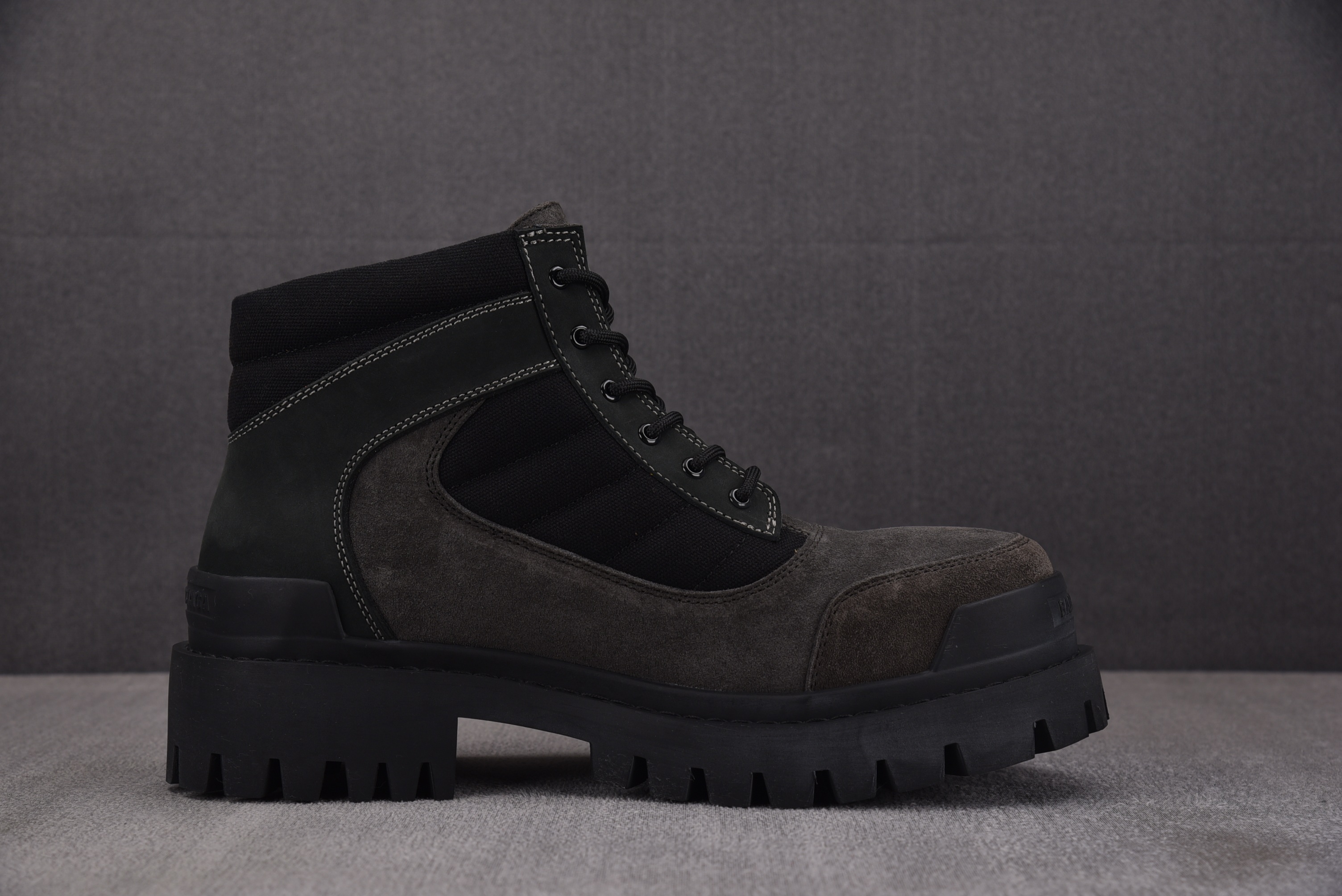 Balenciaga Combat Strike 2cm 黑灰 #YZ011-1 39-45(偏大一码)
