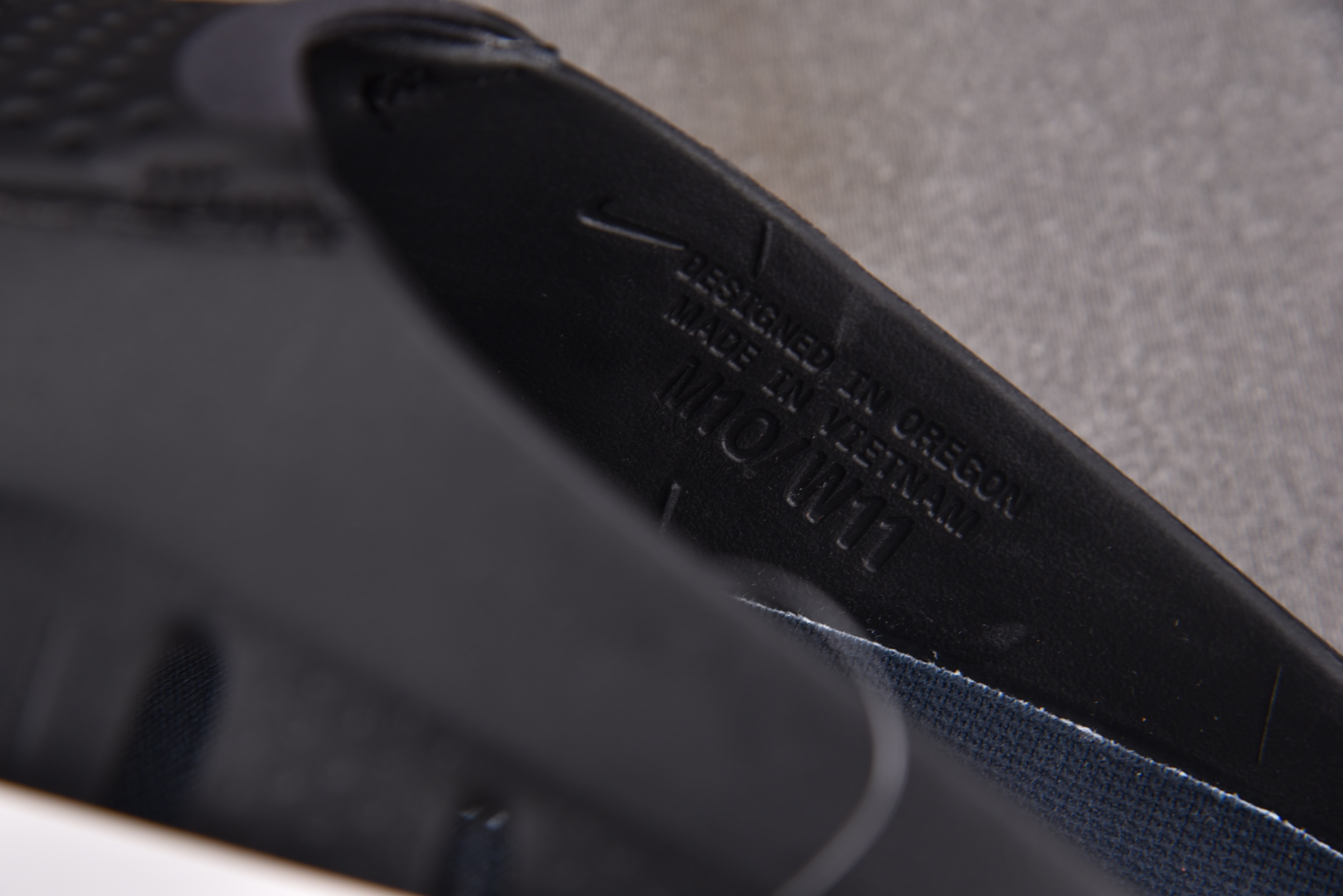 NK Mind 001 Slide Triple Black 全黑 HQ4307-005 #YZ020 36-50.5