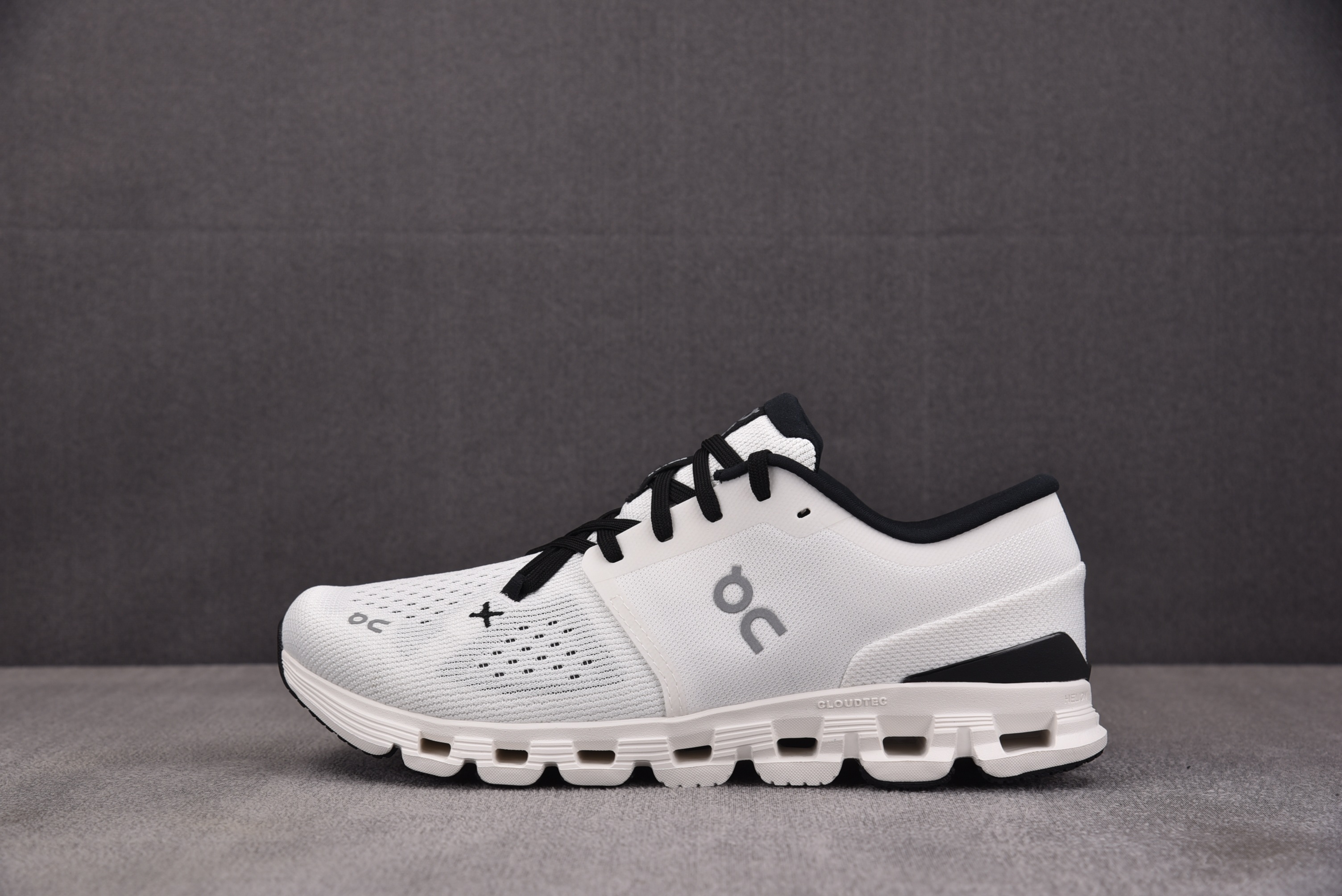 On Running Cloud X 4 Ivory Black 白黑 3ME #YZ002-T 36-45