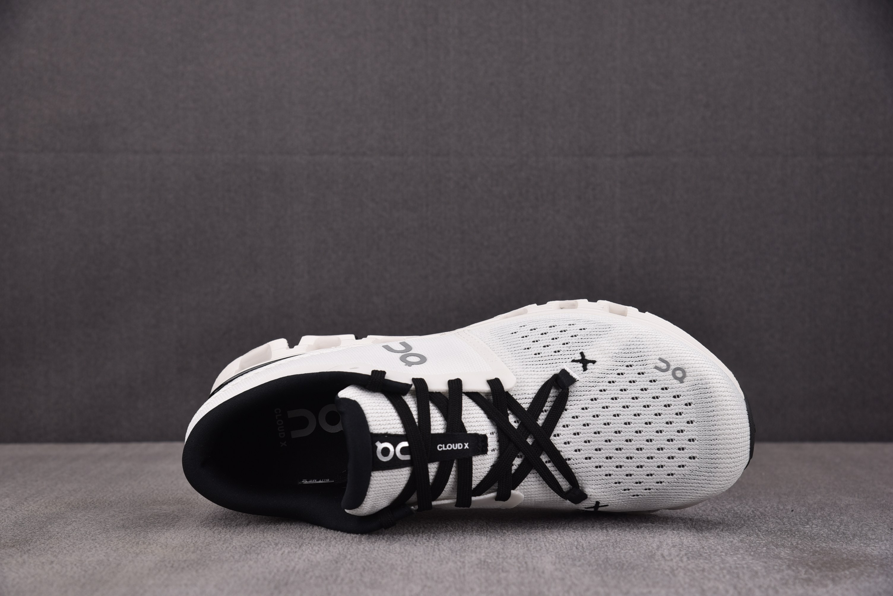 On Running Cloud X 4 Ivory Black 白黑 3ME #YZ002-T 36-45