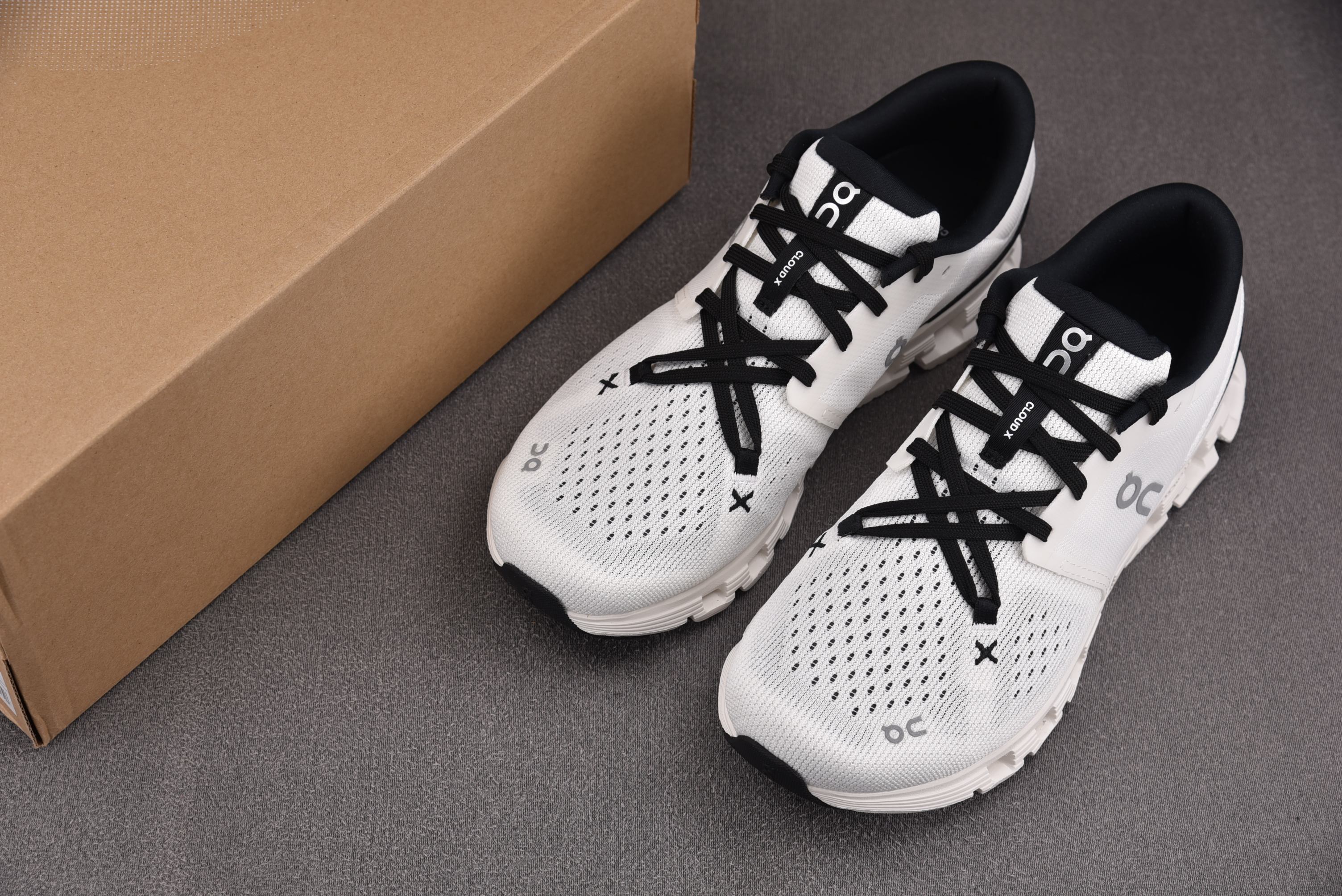 On Running Cloud X 4 Ivory Black 白黑 3ME #YZ002-T 36-45