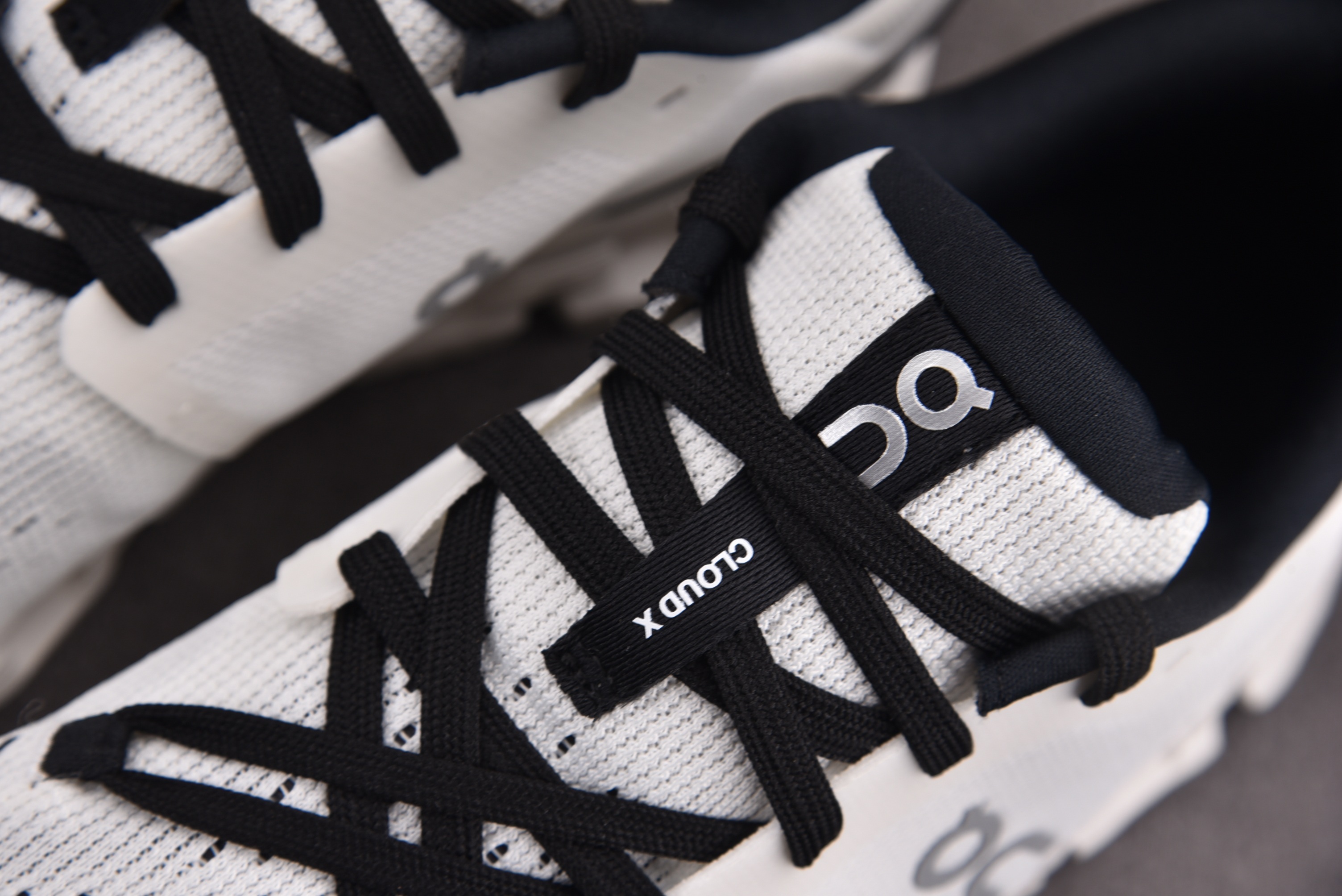 On Running Cloud X 4 Ivory Black 白黑 3ME #YZ002-T 36-45