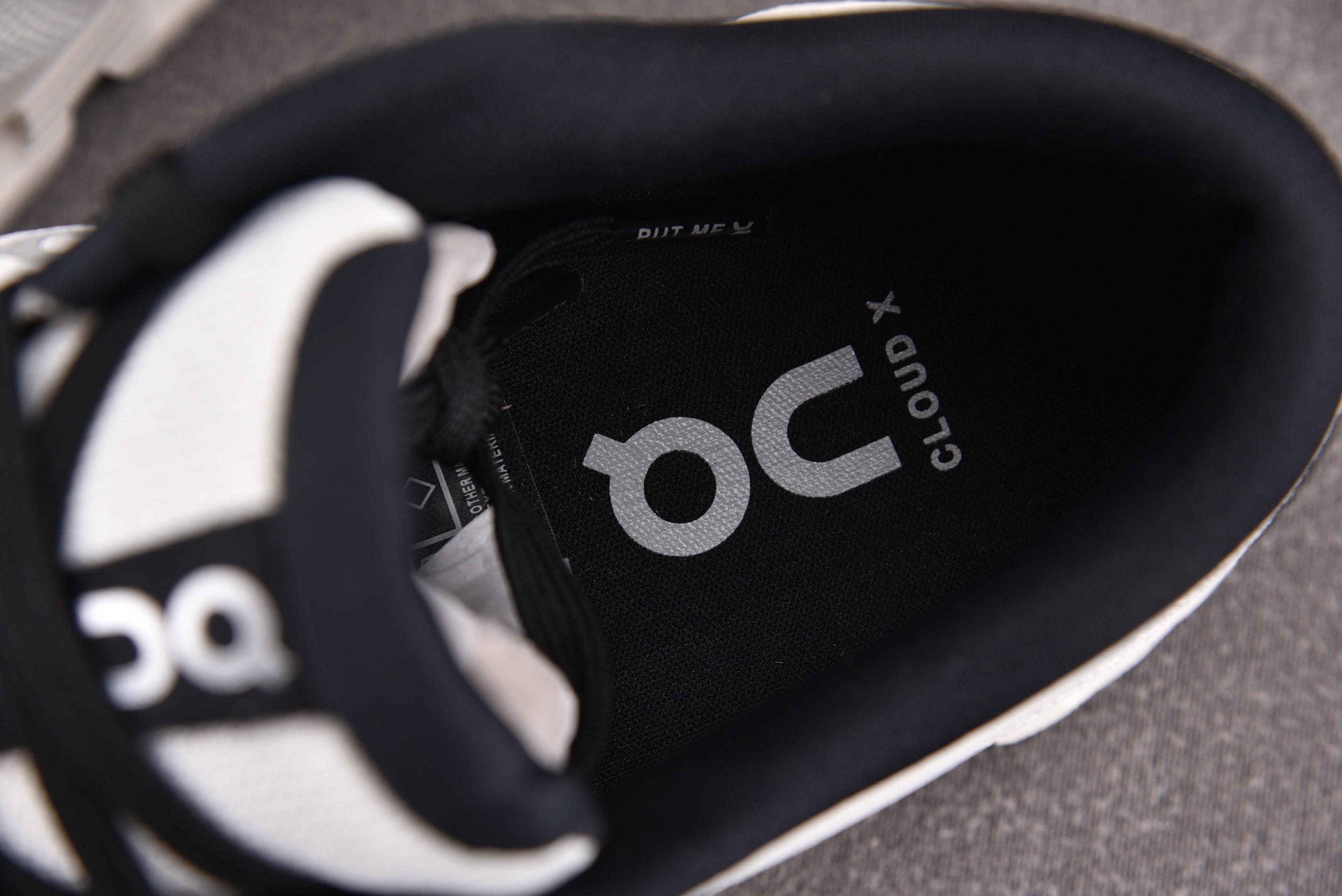On Running Cloud X 4 Ivory Black 白黑 3ME #YZ002-T 36-45