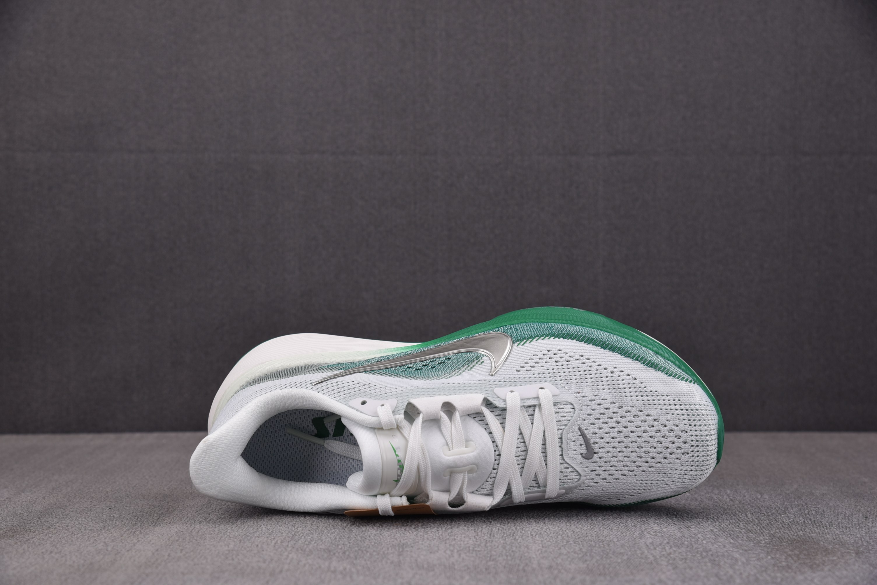 NK Air Zoom Pegasus 42 Malachite Barely Green (Women's) 绿白 I NK Air Zoom Pegasus 42 Malachite Barely Green (Women's) 绿白 I