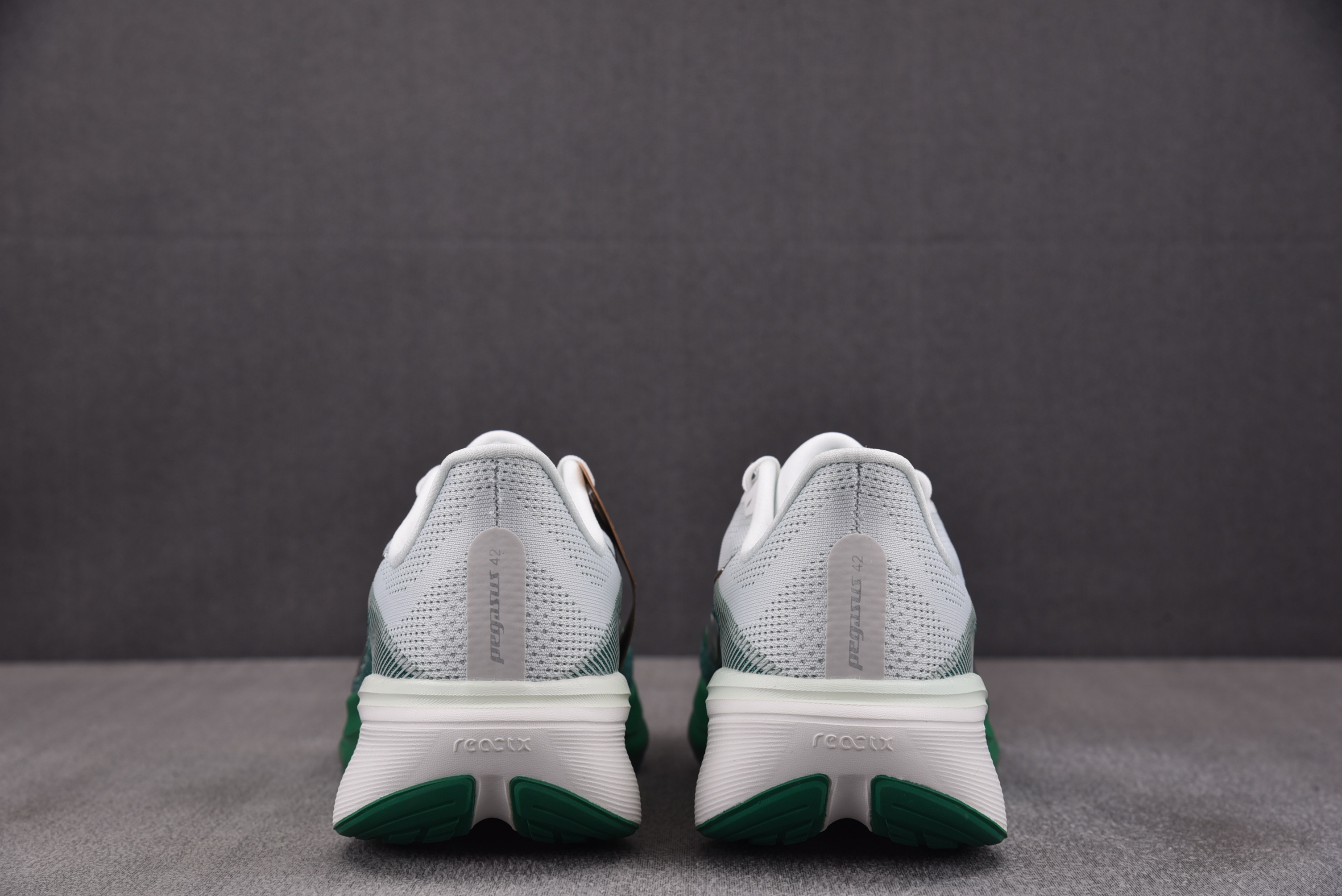 NK Air Zoom Pegasus 42 Malachite Barely Green (Women's) 绿白 I NK Air Zoom Pegasus 42 Malachite Barely Green (Women's) 绿白 I