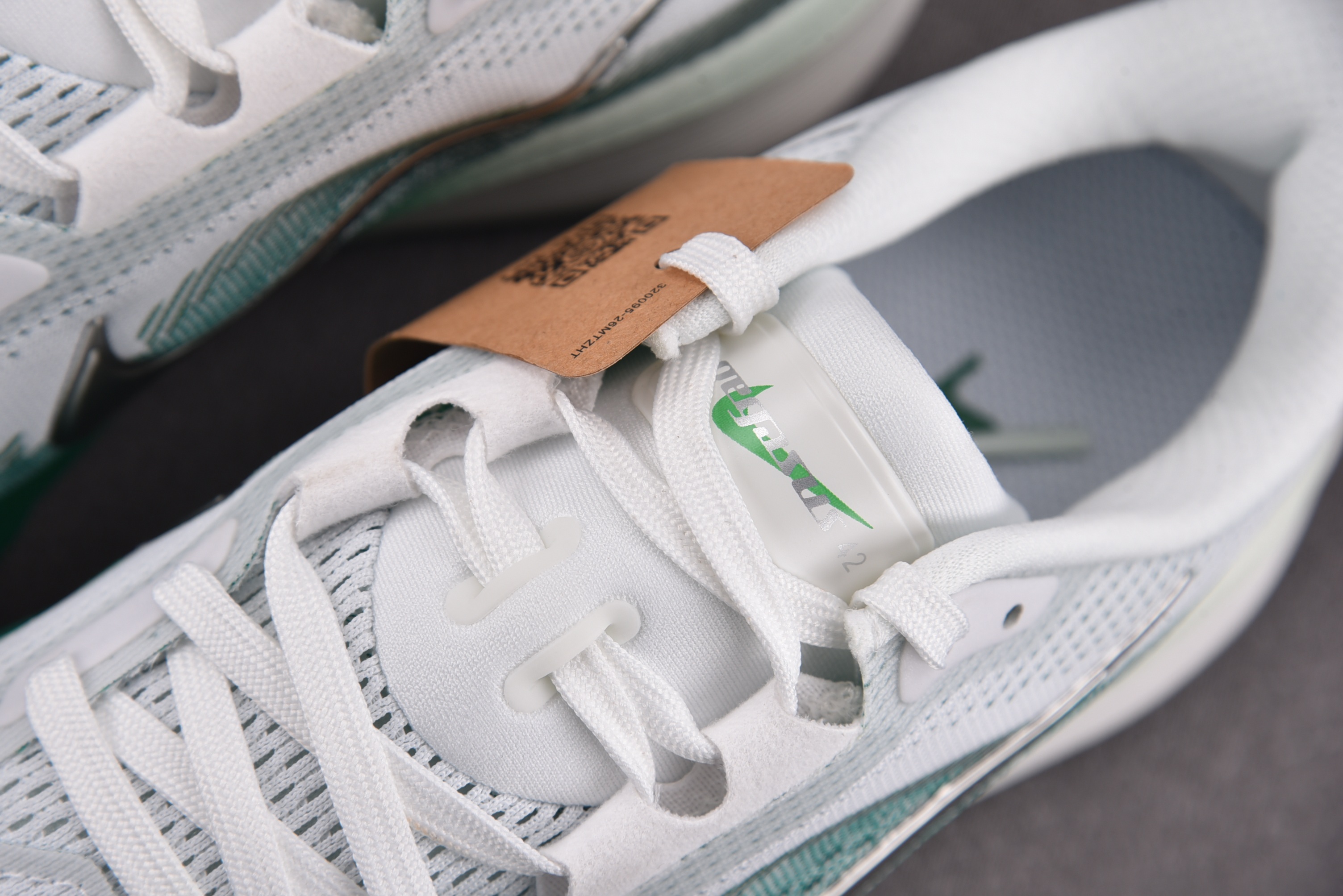 NK Air Zoom Pegasus 42 Malachite Barely Green (Women's) 绿白 I NK Air Zoom Pegasus 42 Malachite Barely Green (Women's) 绿白 I