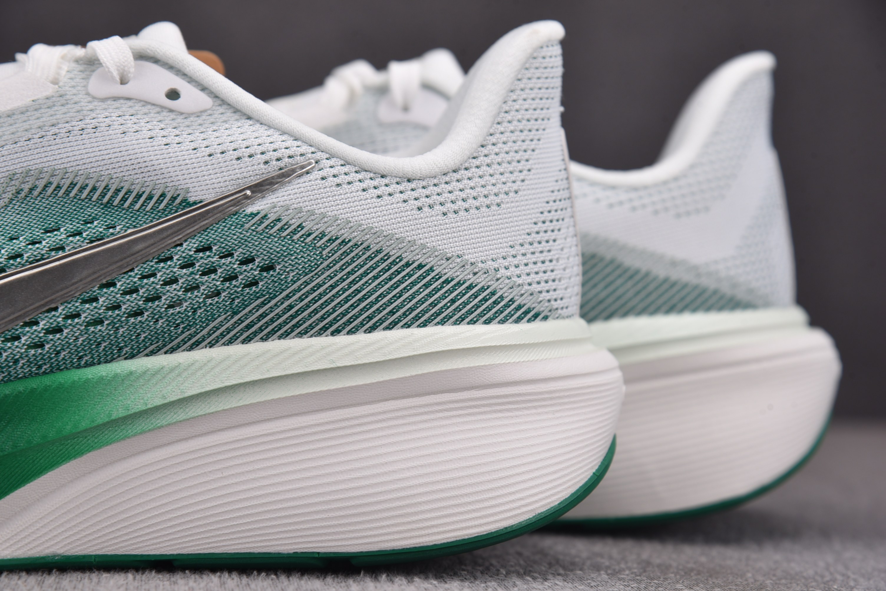 NK Air Zoom Pegasus 42 Malachite Barely Green (Women's) 绿白 I NK Air Zoom Pegasus 42 Malachite Barely Green (Women's) 绿白 I
