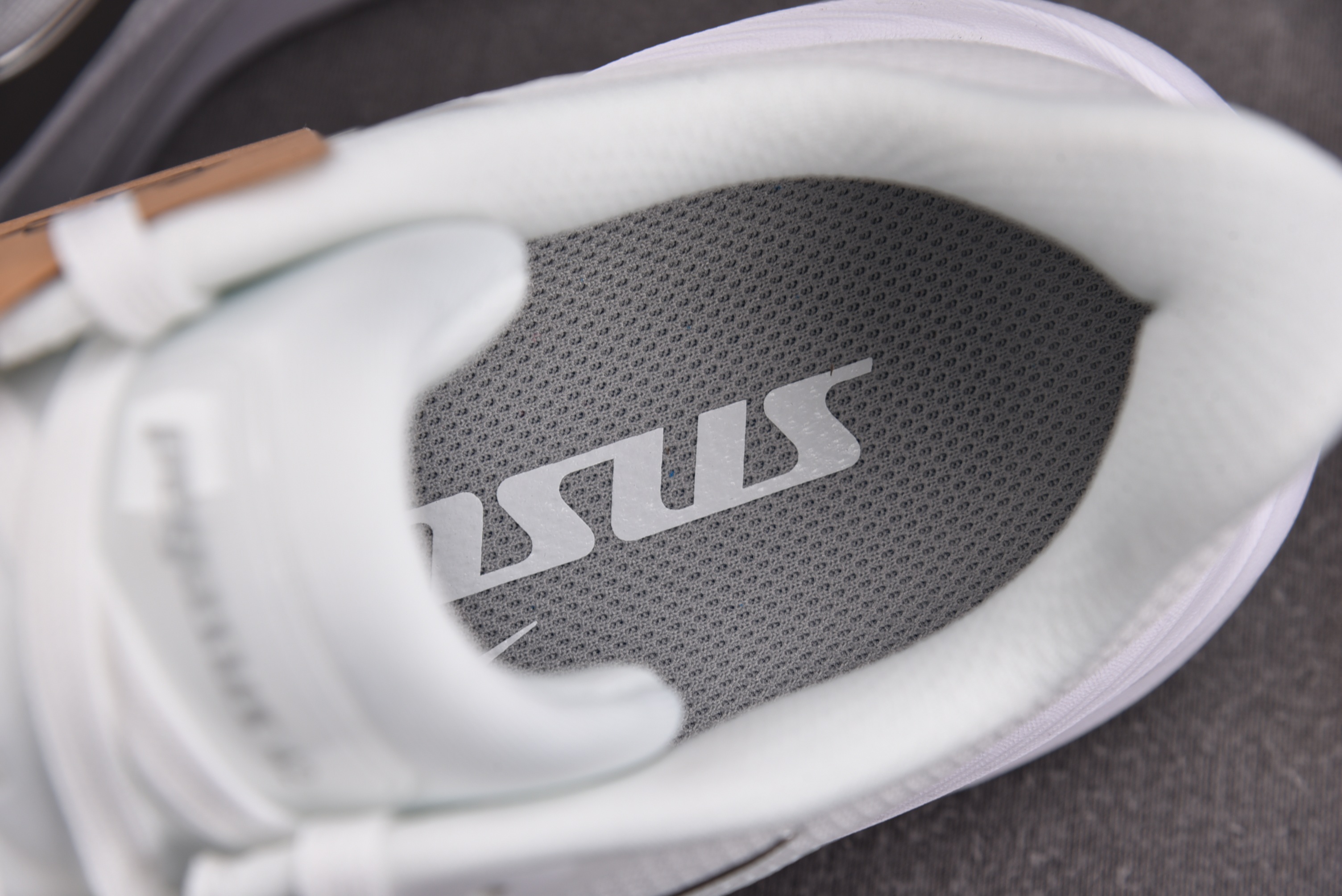 NK Air Zoom Pegasus 42 White Metallic Silver (Women's) 白色 IB NK Air Zoom Pegasus 42 White Metallic Silver (Women's) 白色 IB
