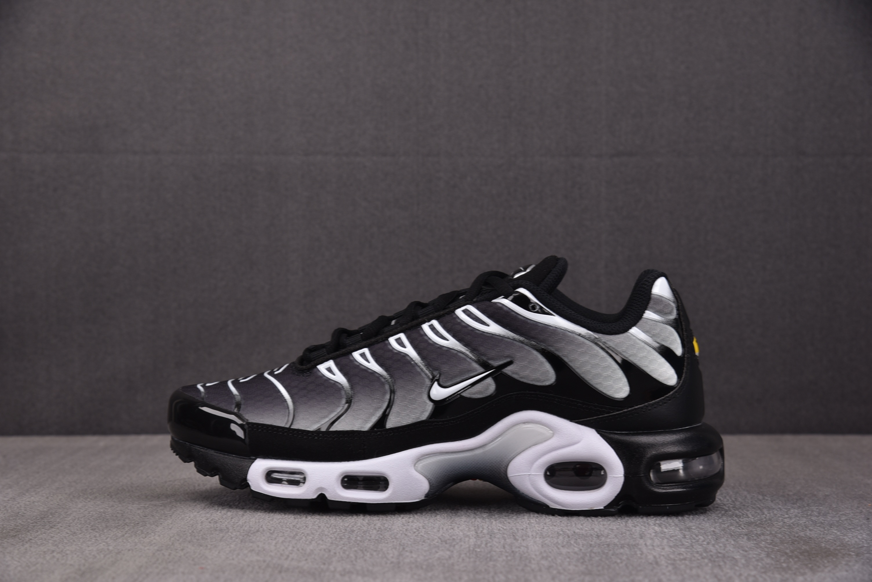 NK Air Max Plus Black Silver White 黑白 DM0032-003 #YZ001-3 40