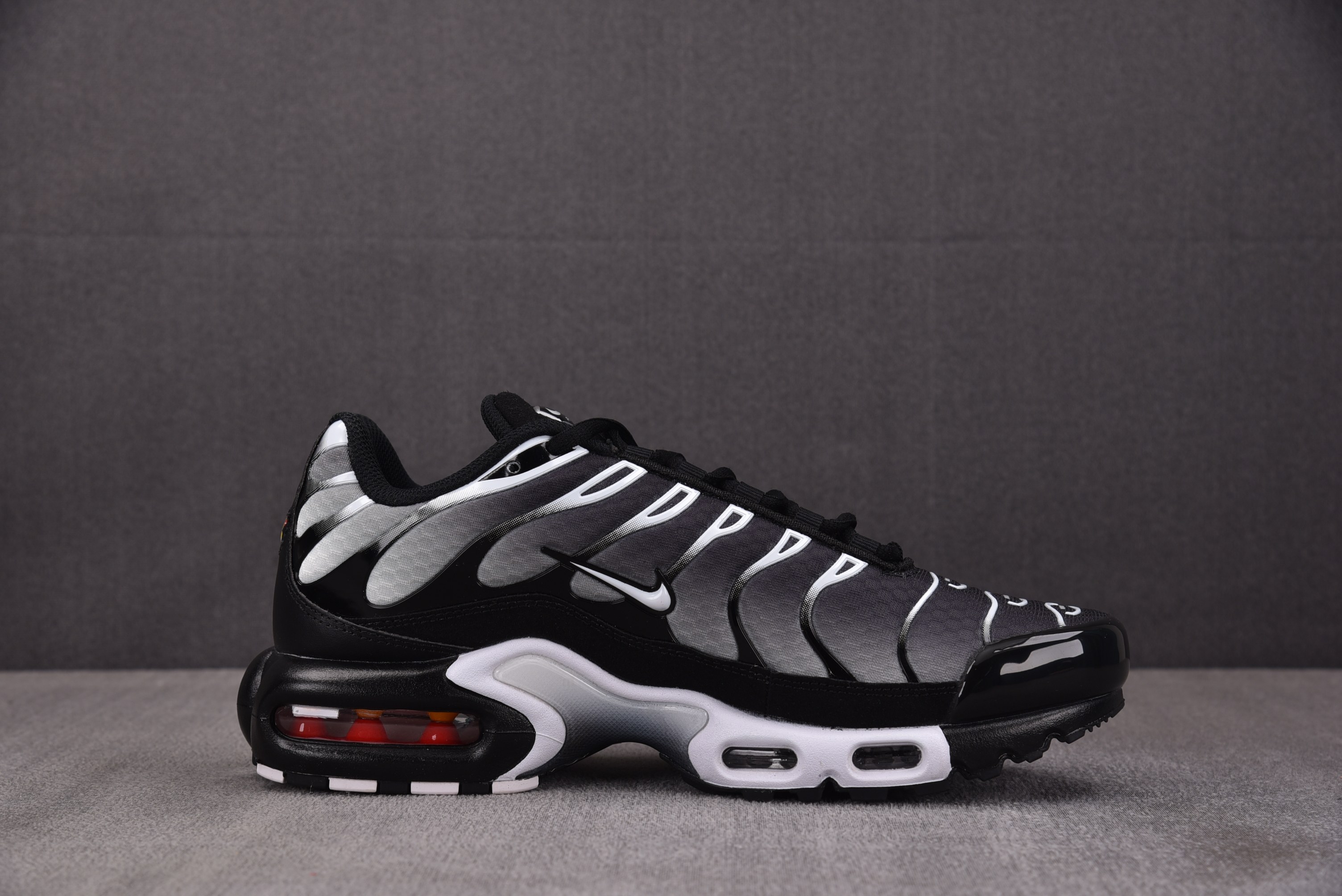 NK Air Max Plus Black Silver White 黑白 DM0032-003 #YZ001-3 40