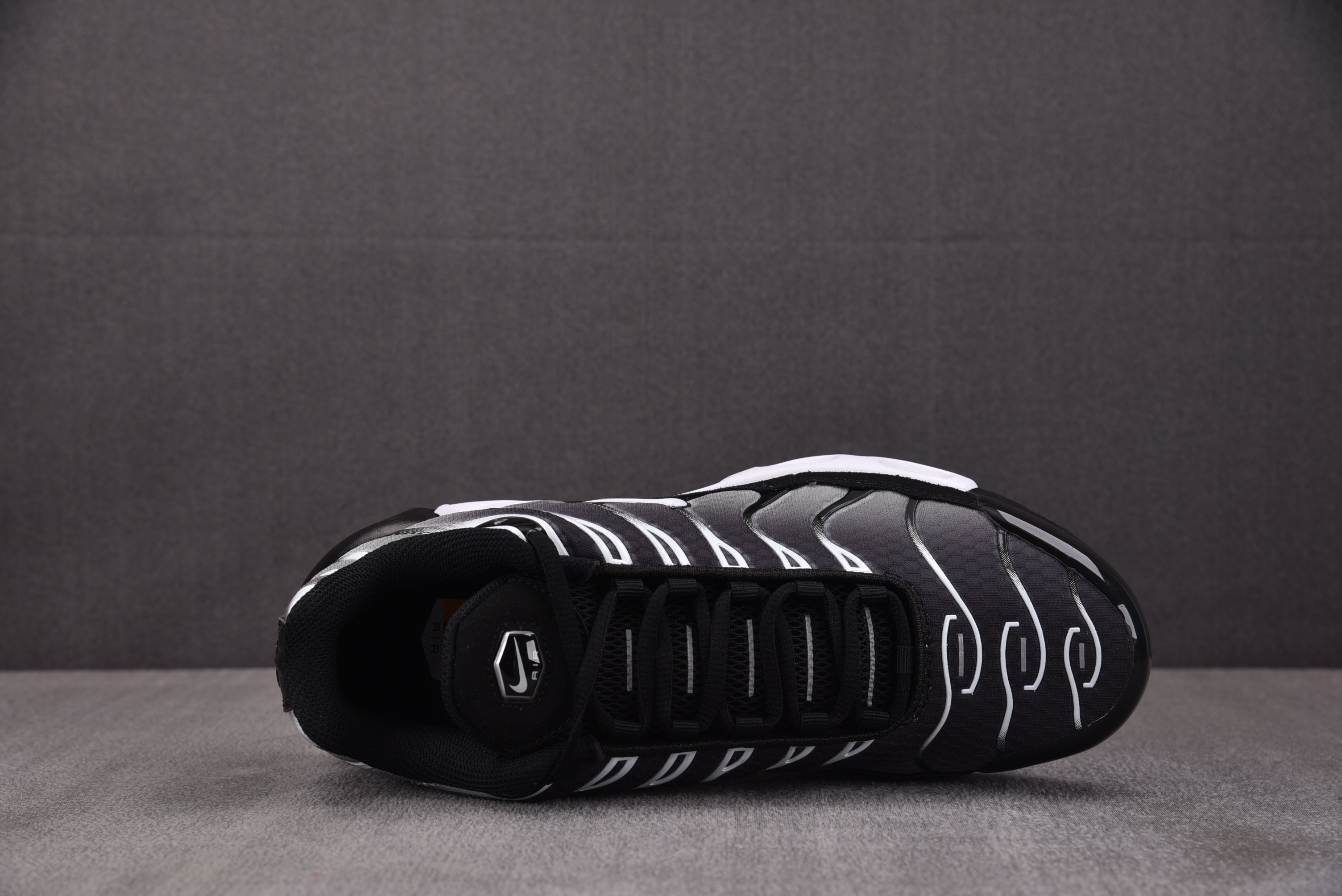 NK Air Max Plus Black Silver White 黑白 DM0032-003 #YZ001-3 40