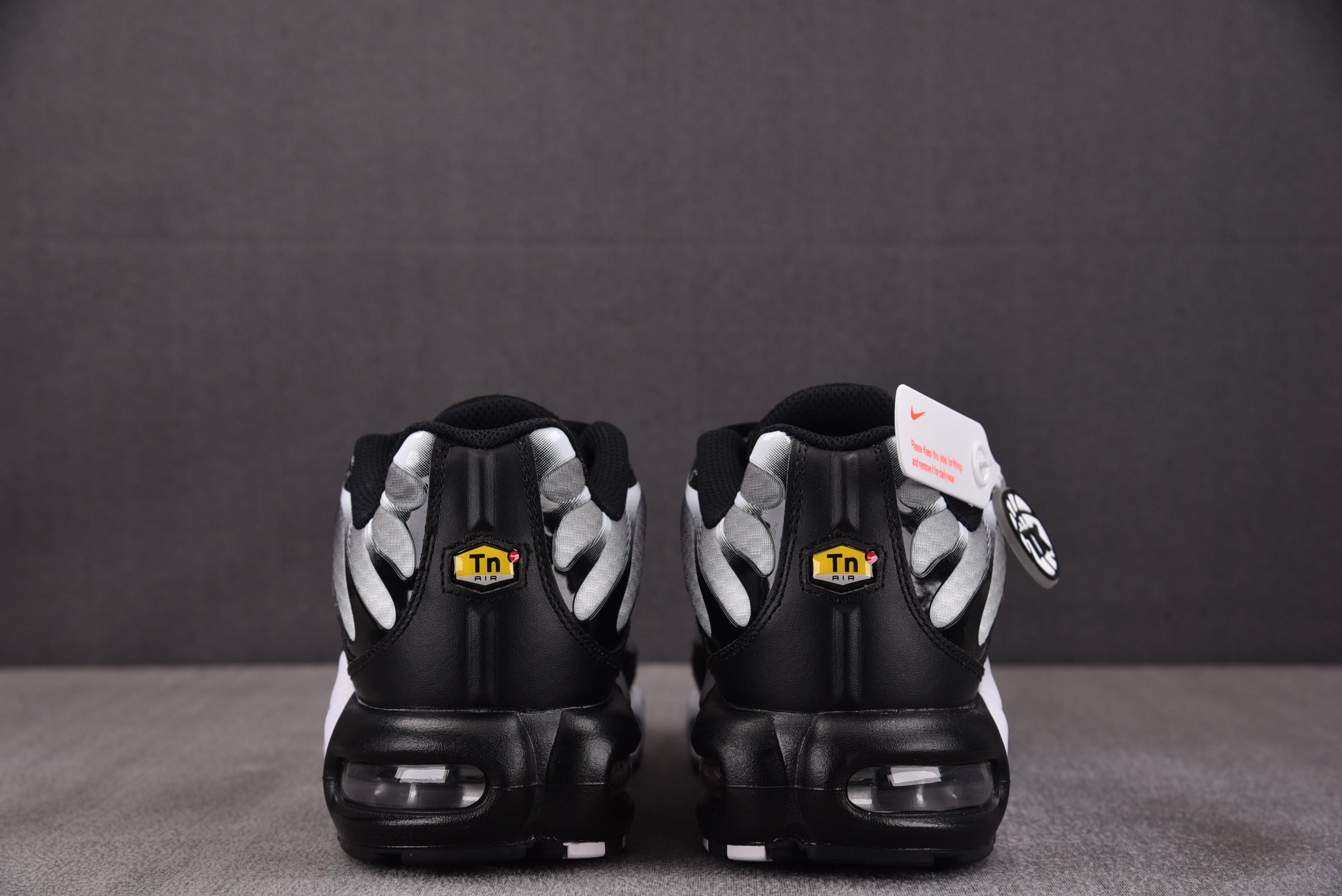 NK Air Max Plus Black Silver White 黑白 DM0032-003 #YZ001-3 40