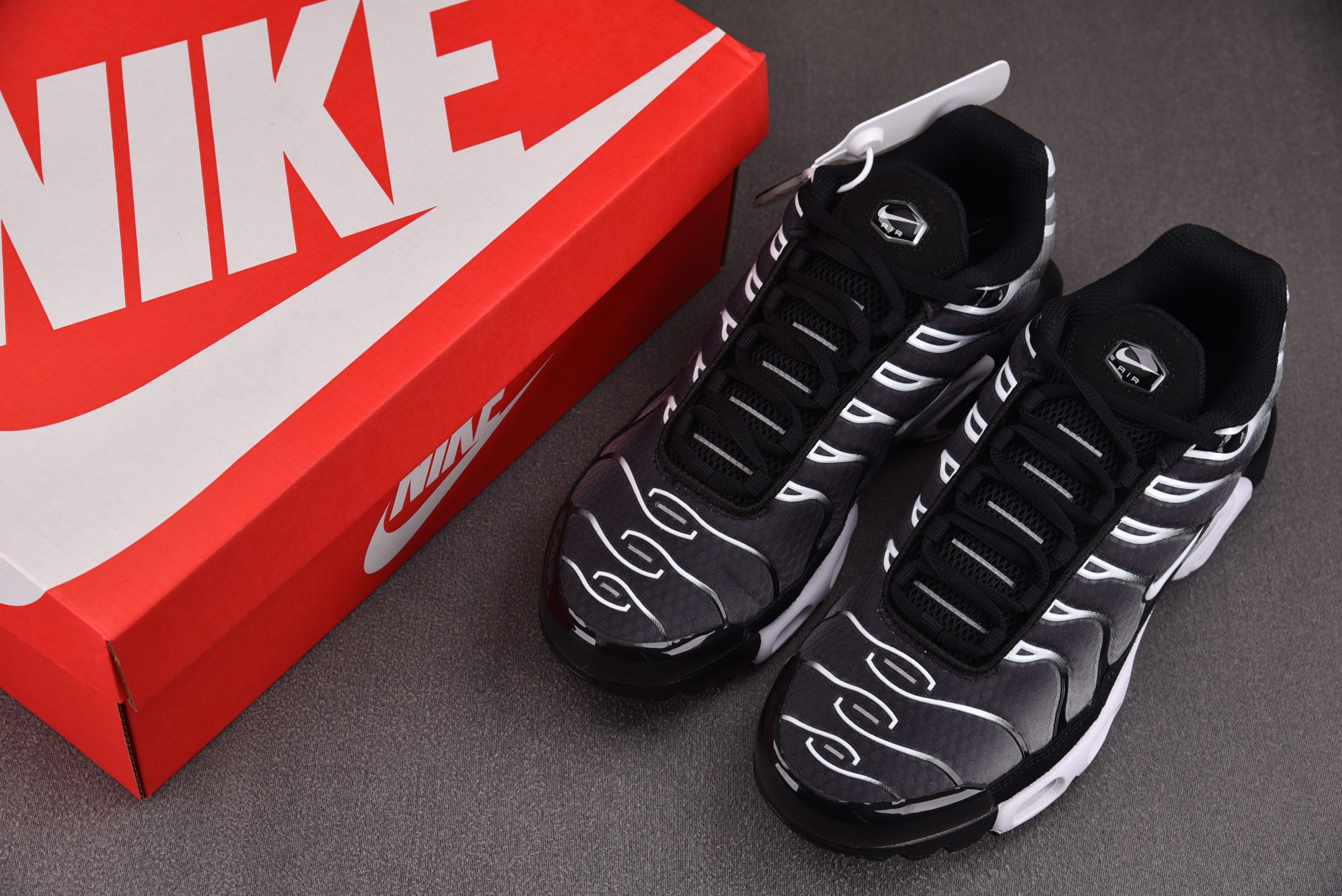 NK Air Max Plus Black Silver White 黑白 DM0032-003 #YZ001-3 40