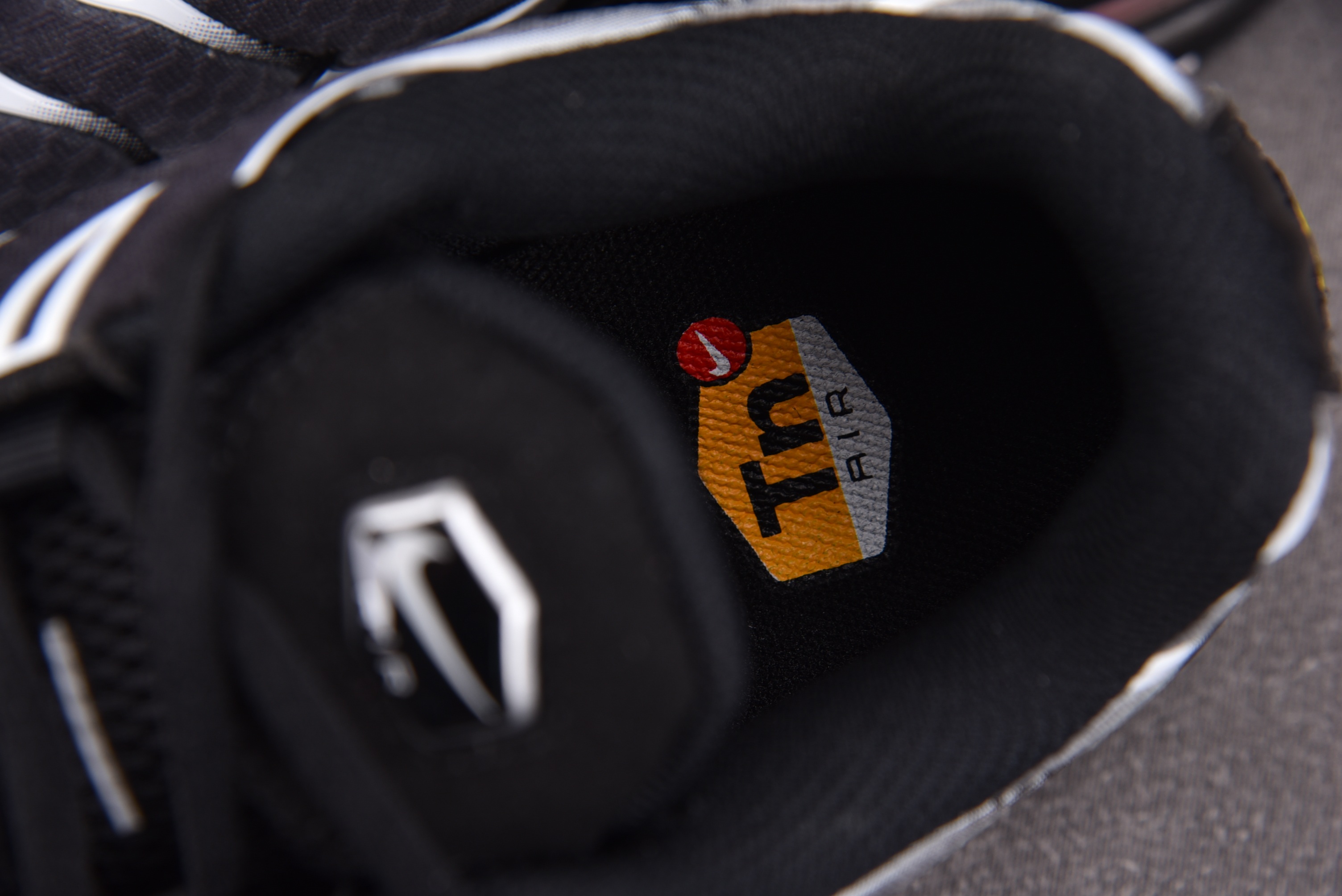 NK Air Max Plus Black Silver White 黑白 DM0032-003 #YZ001-3 40