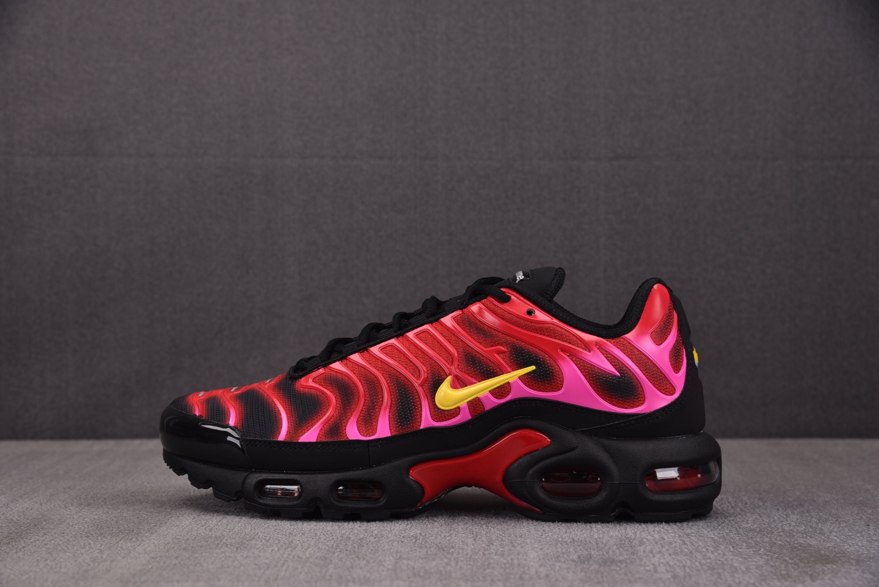 NK Air Max Plus Supreme University Red 红黑 DA1472-600 #YZ001-