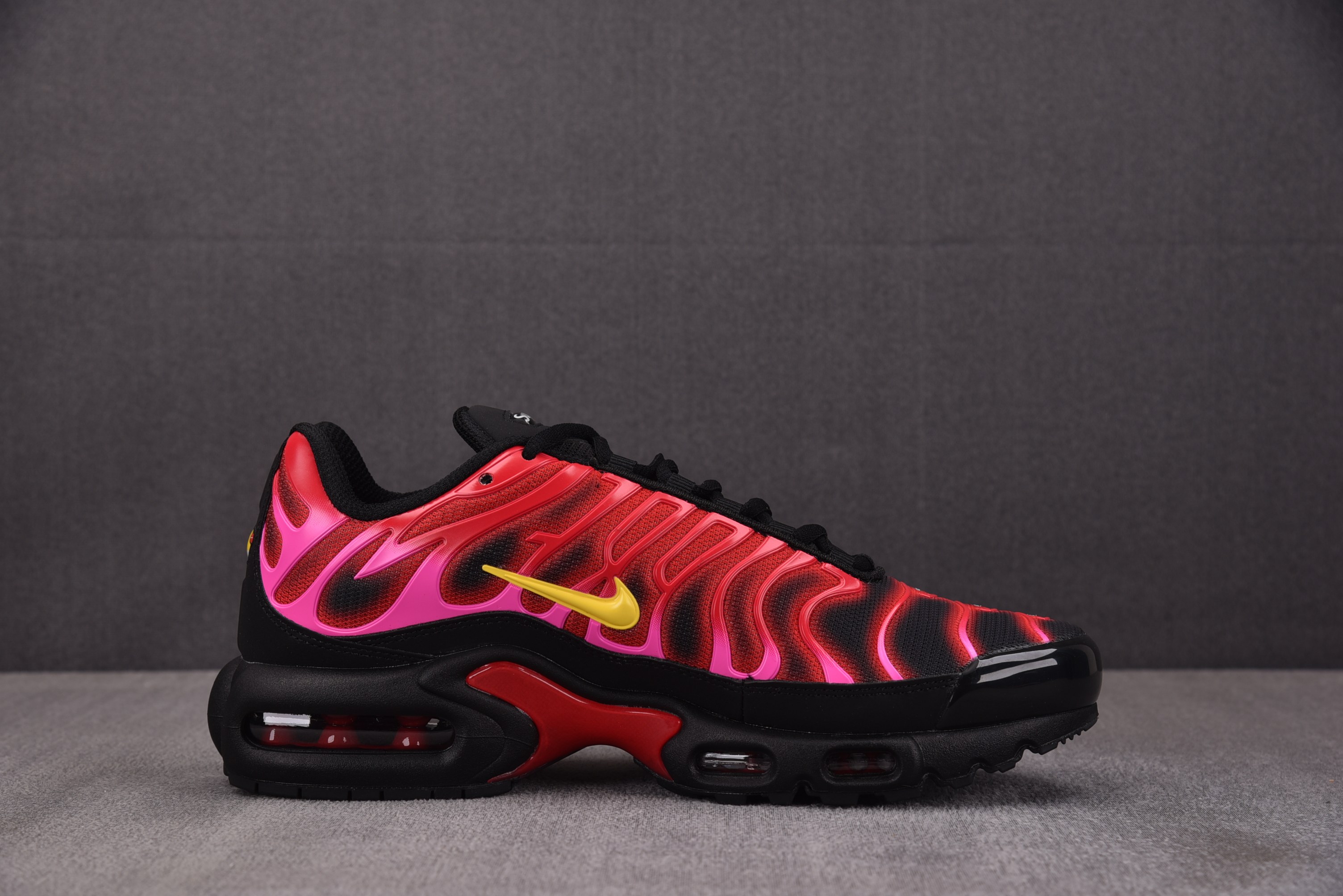 NK Air Max Plus Supreme University Red 红黑 DA1472-600 #YZ001-