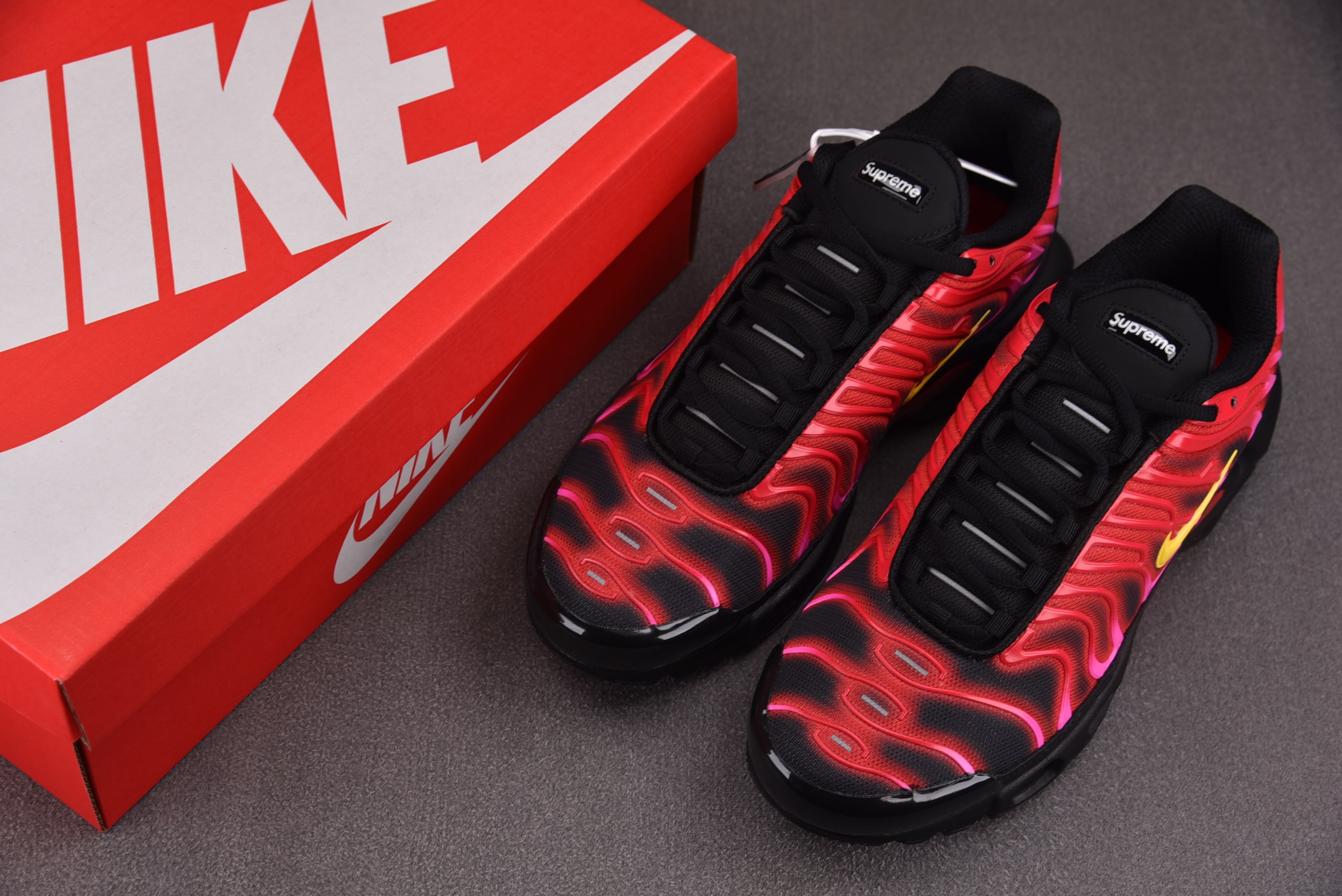 NK Air Max Plus Supreme University Red 红黑 DA1472-600 #YZ001-