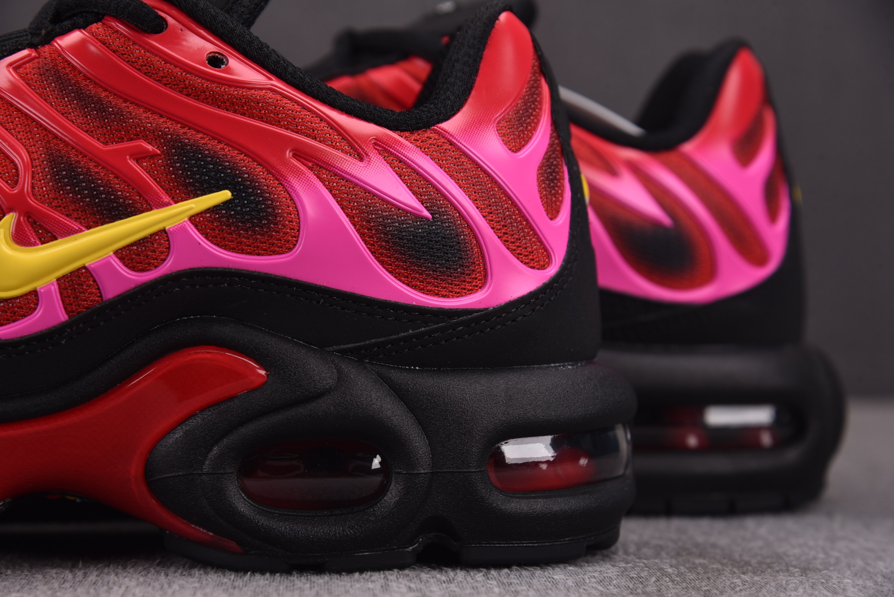 NK Air Max Plus Supreme University Red 红黑 DA1472-600 #YZ001-