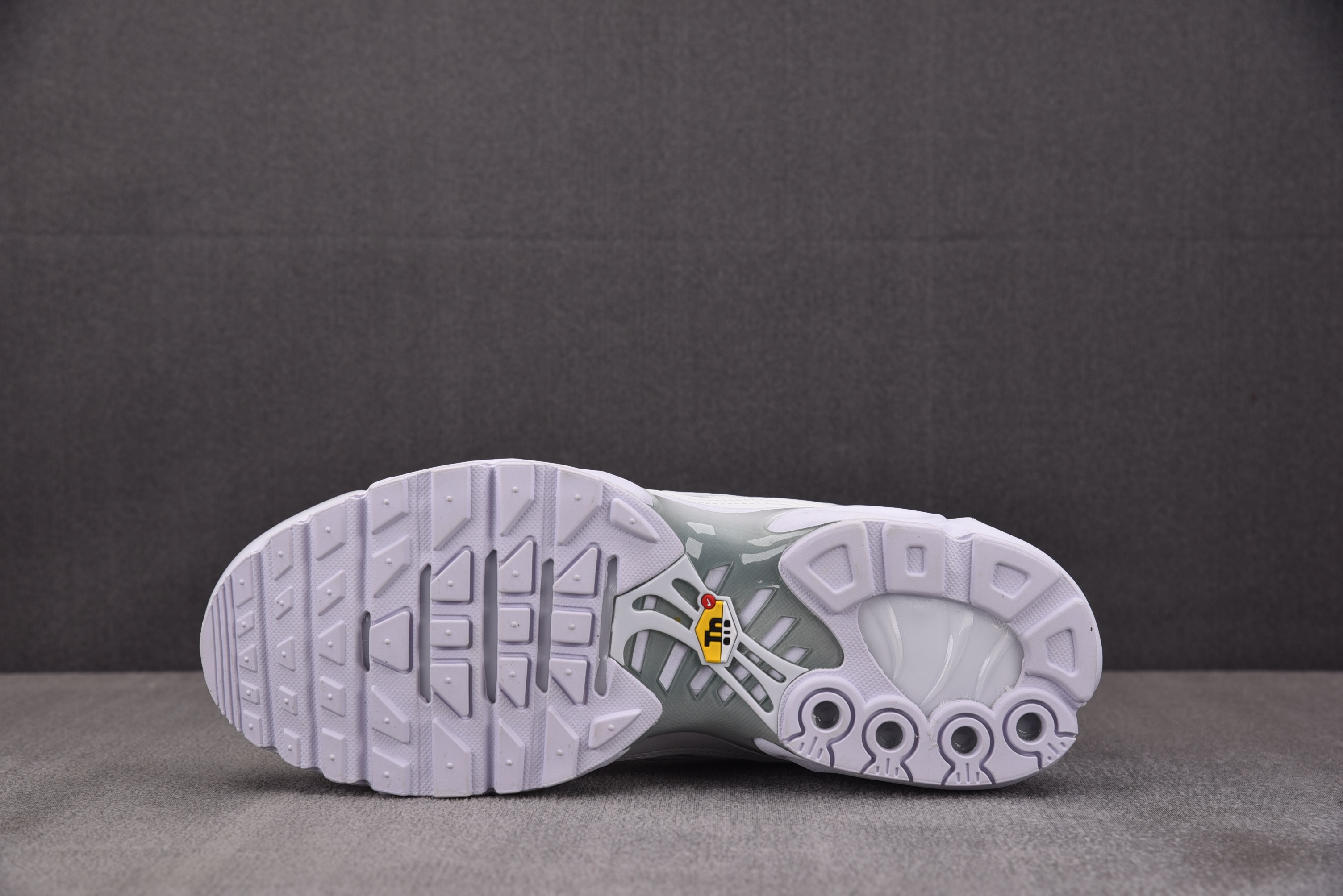 NK Air Max Plus White Pure Platinum 白色 DM2362-100 #YZ001-3 4