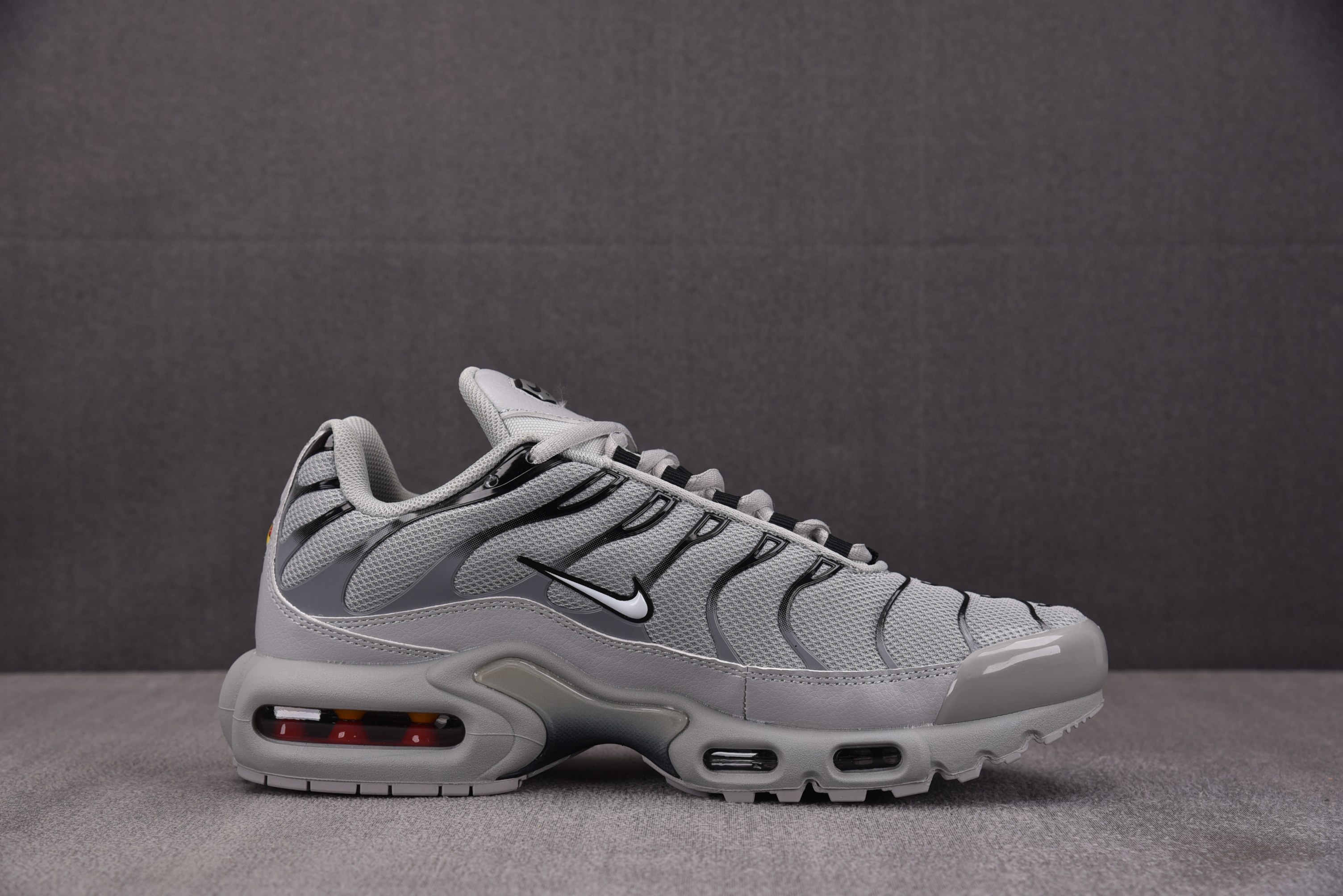 NK Air Max Plus Wolf Grey 灰色 -021 #YZ001-3 40.5-48.5