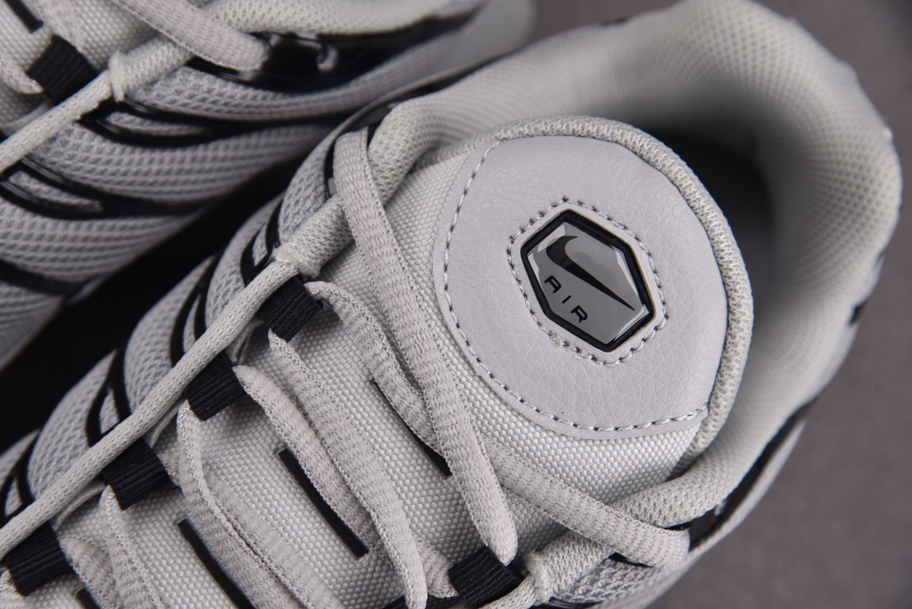 NK Air Max Plus Wolf Grey 灰色 -021 #YZ001-3 40.5-48.5