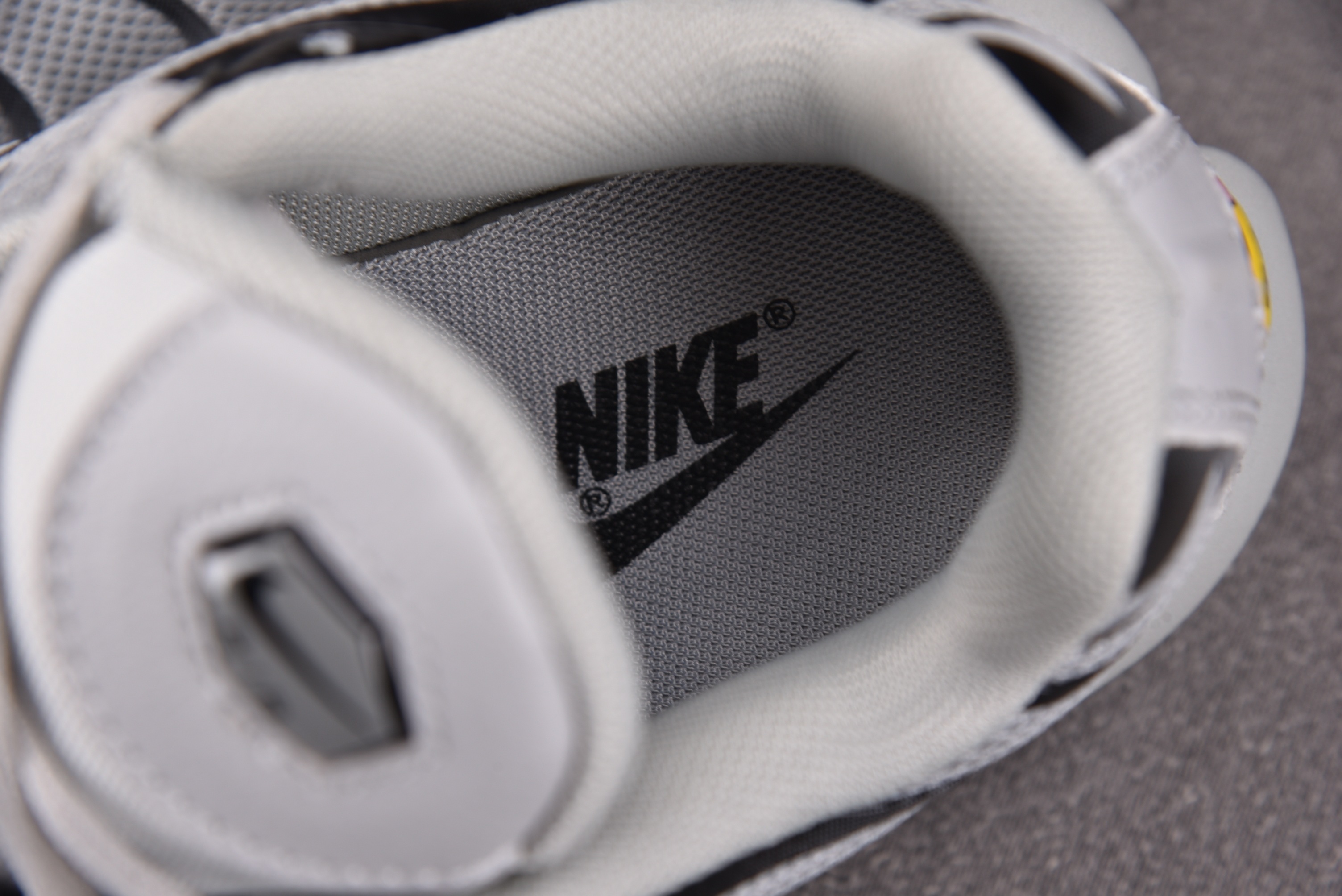 NK Air Max Plus Wolf Grey 灰色 -021 #YZ001-3 40.5-48.5