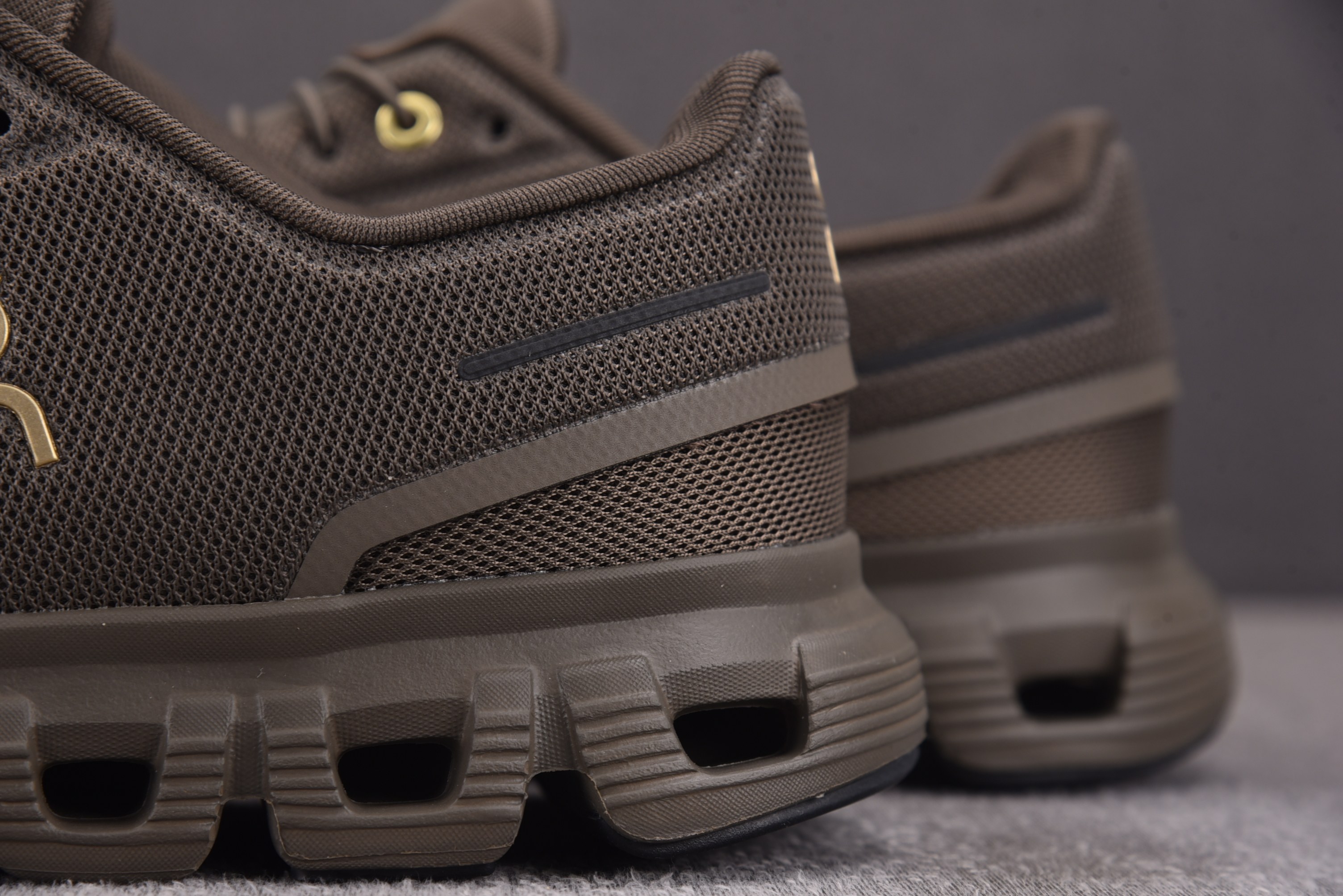 On Cloud 6 CNY 马年限定 卡其棕 3MG #YZ002-T 36-46