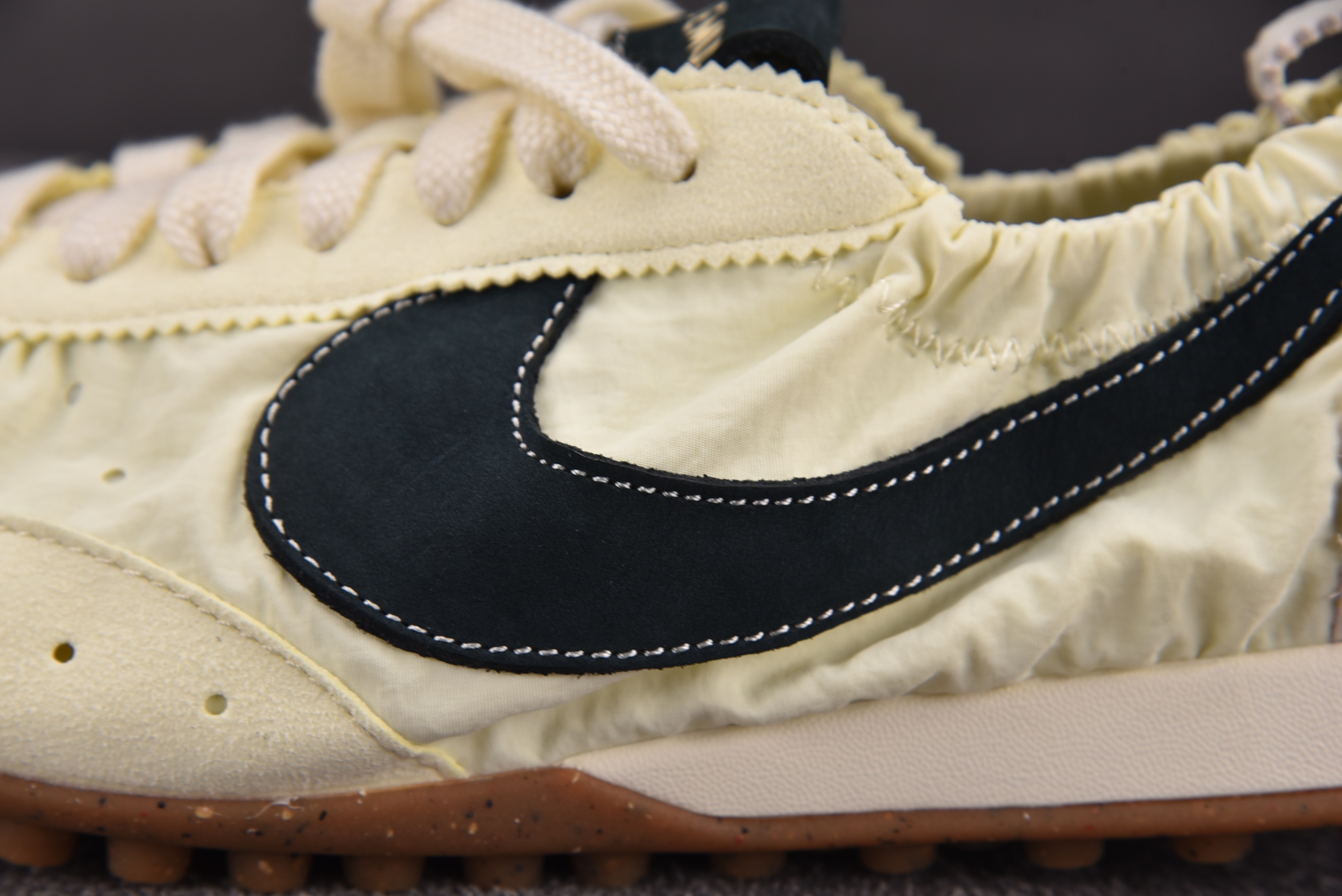WMNS NK x Jacquemus Moon SP Alabaster 米黄 HV8547-700 #YZ020 3