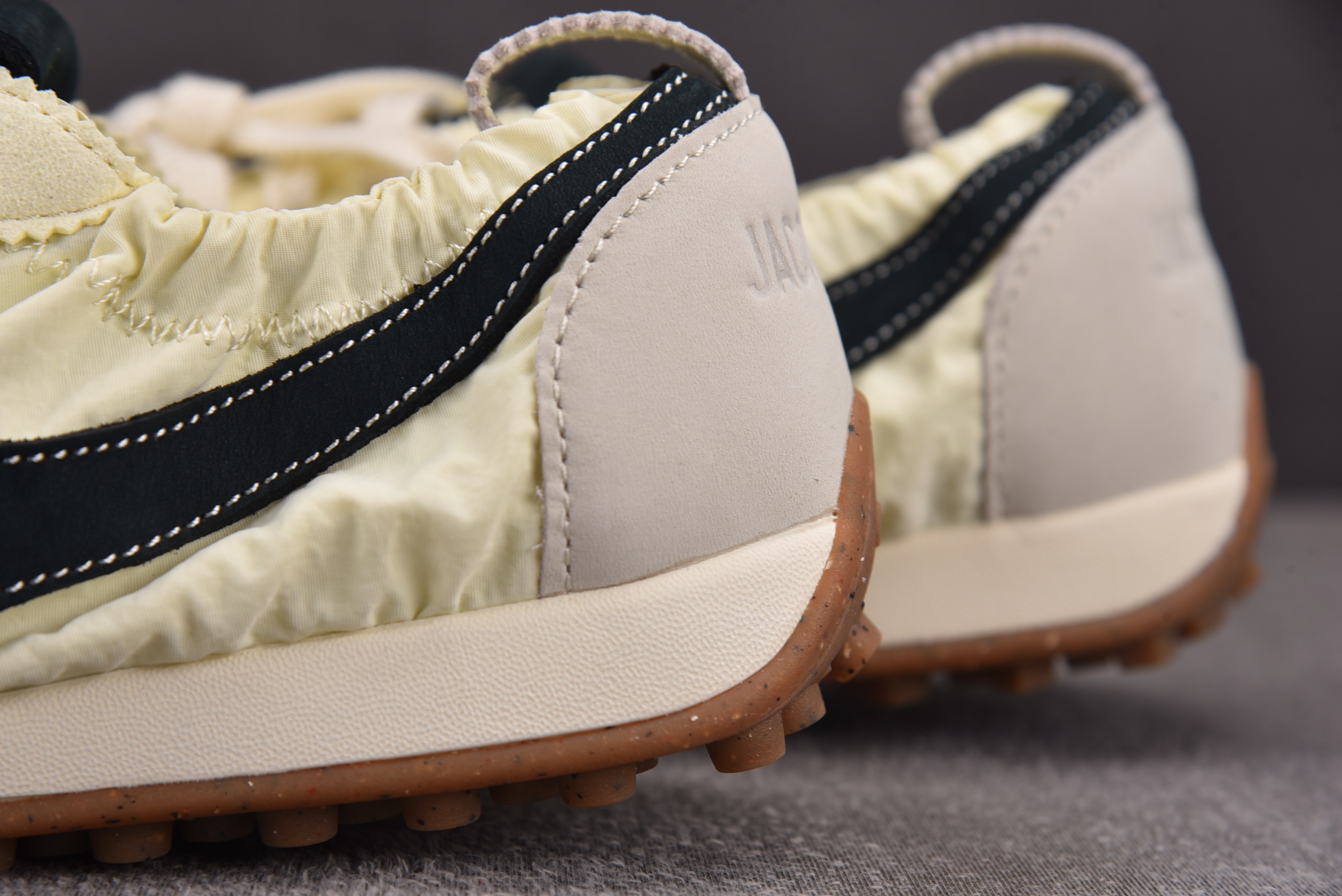 WMNS NK x Jacquemus Moon SP Alabaster 米黄 HV8547-700 #YZ020 3