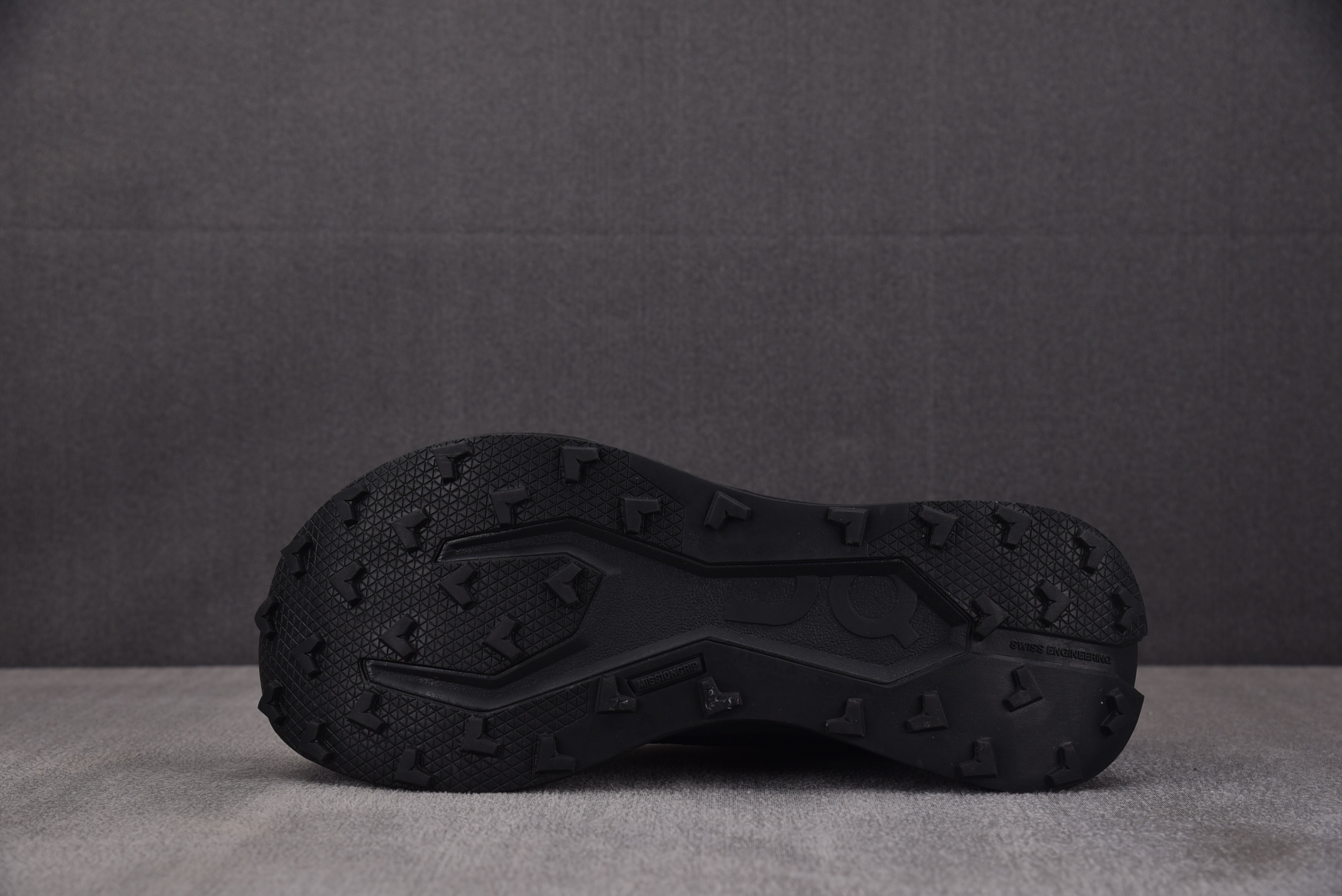 On Running Cloudultra 3 BEAMS x REI Co-op Iron Black (Women' On Running Cloudultra 3 BEAMS x REI Co-op Iron Black (Women'