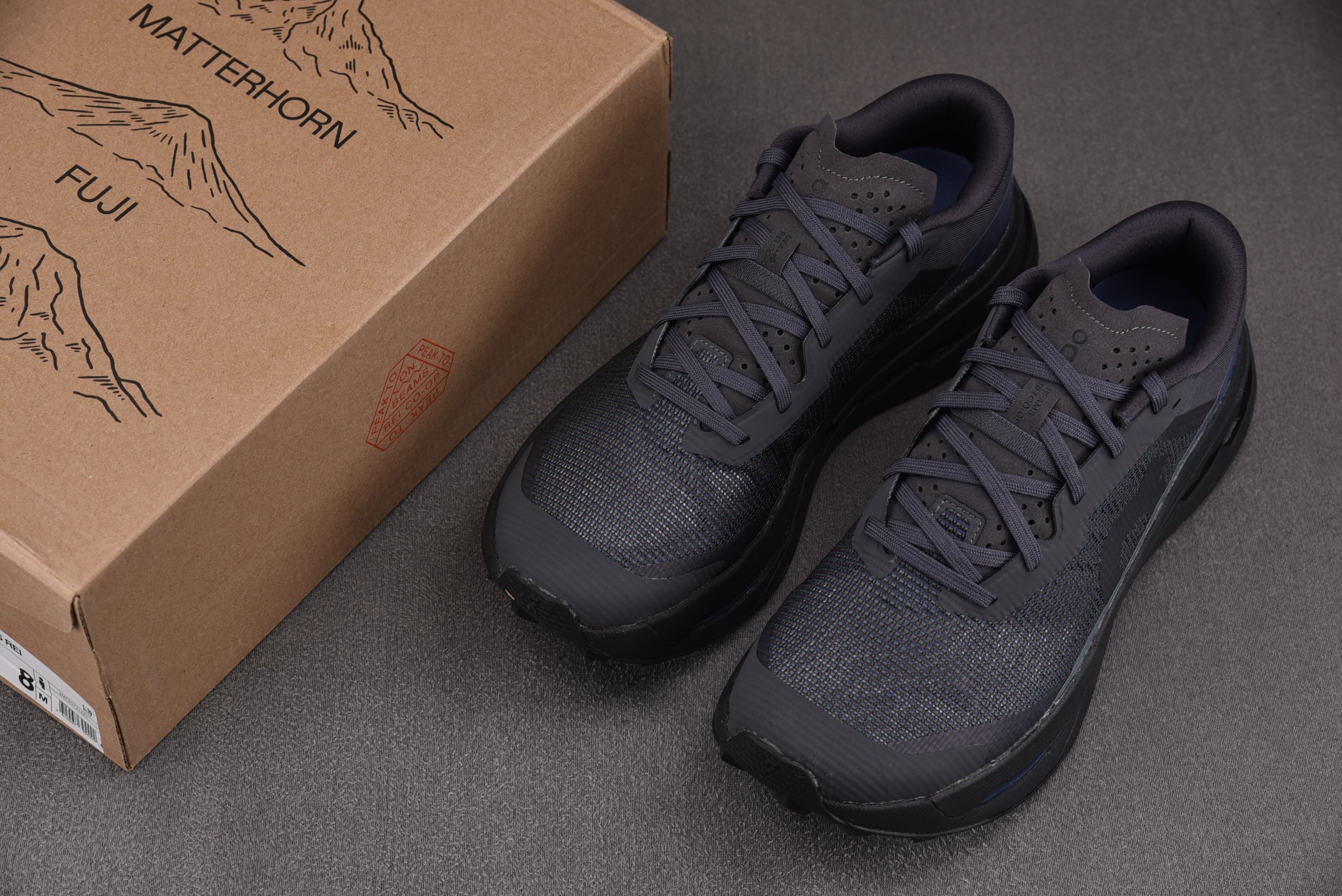 On Running Cloudultra 3 BEAMS x REI Co-op Iron Black (Women' On Running Cloudultra 3 BEAMS x REI Co-op Iron Black (Women'