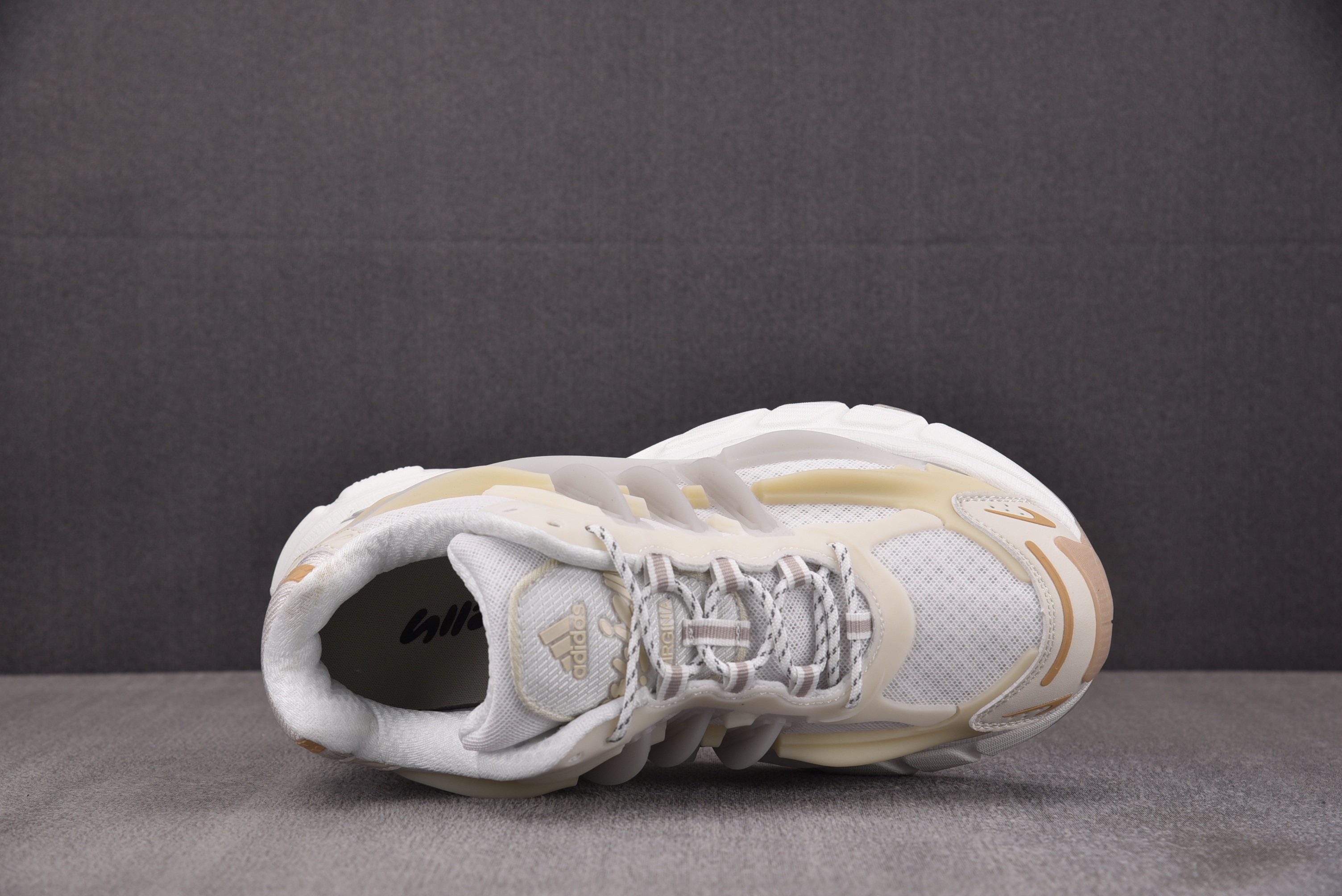 AD Adistar Jellyfish Pharrell Williams White 米白 KH6730 #YZ02