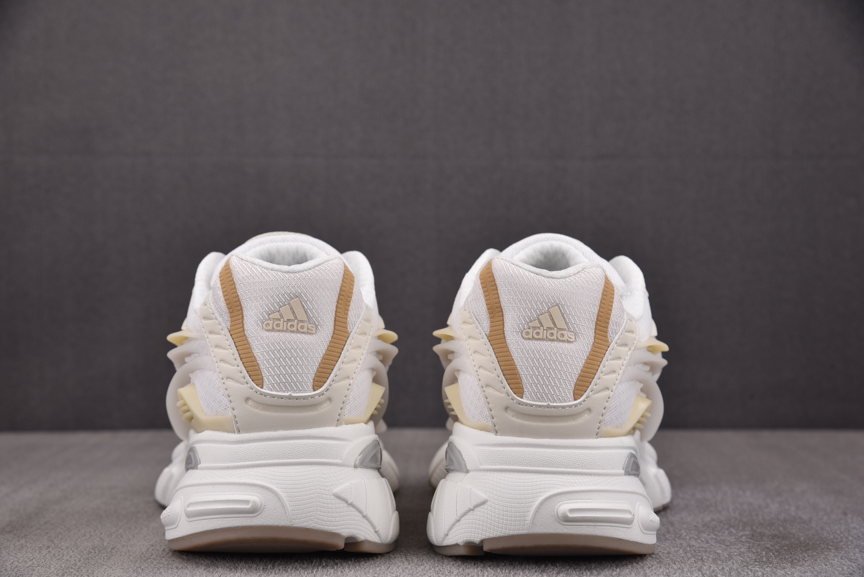 AD Adistar Jellyfish Pharrell Williams White 米白 KH6730 #YZ02