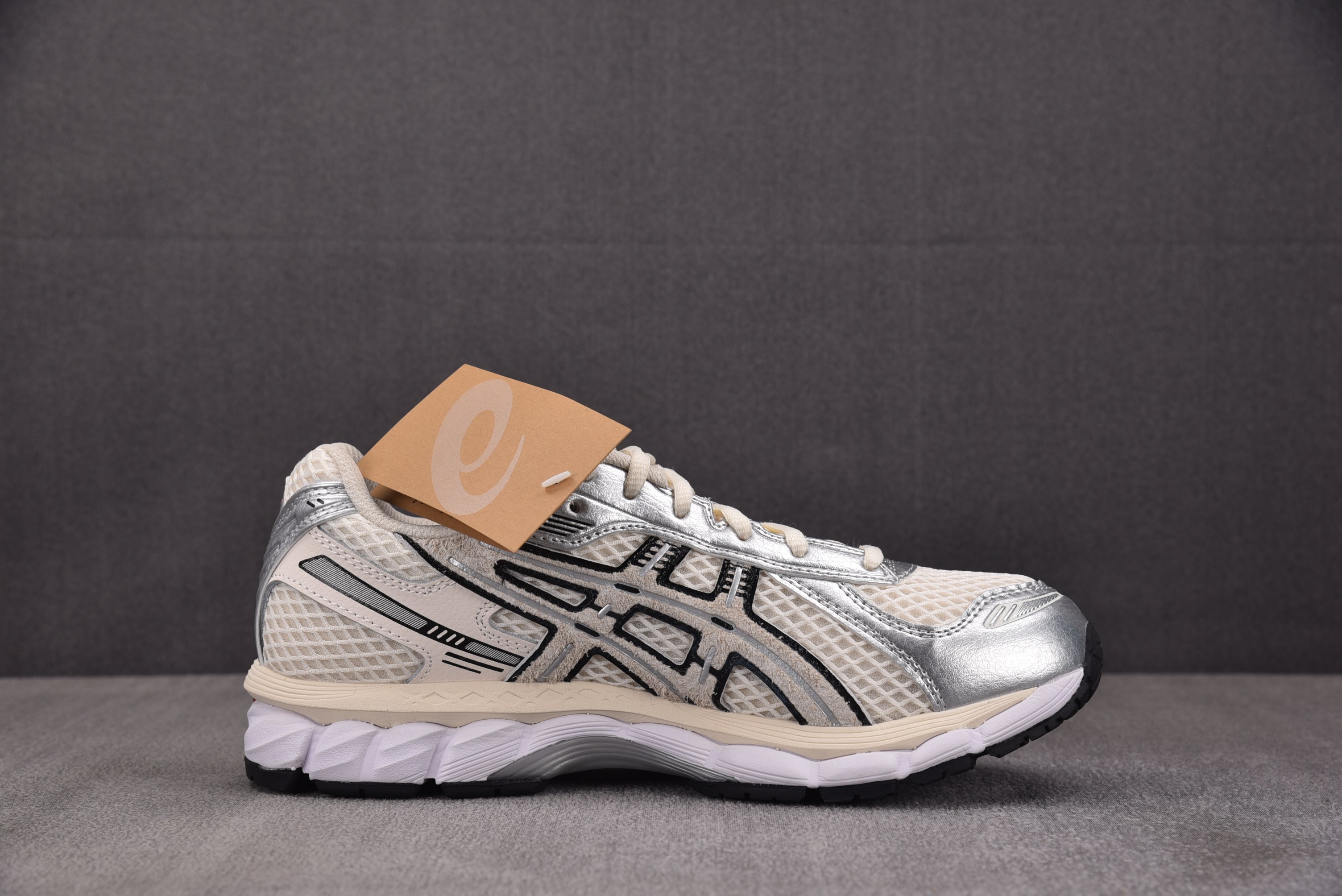 ASICS Gel-Kayano 12.1 Lapstone & Hammer The Spark 白黑红 1203B1 ASICS Gel-Kayano 12.1 Lapstone & Hammer The Spark 白黑红 1203B1